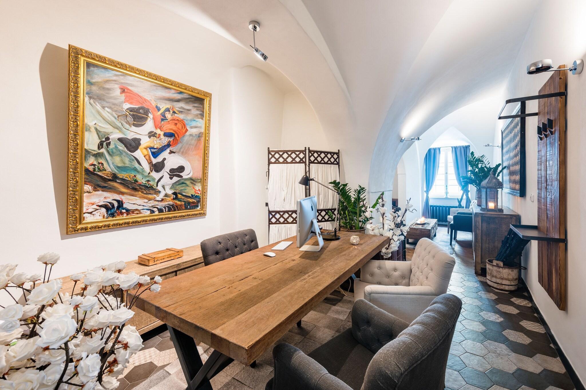 Vista Lobby MOOo by the Castle