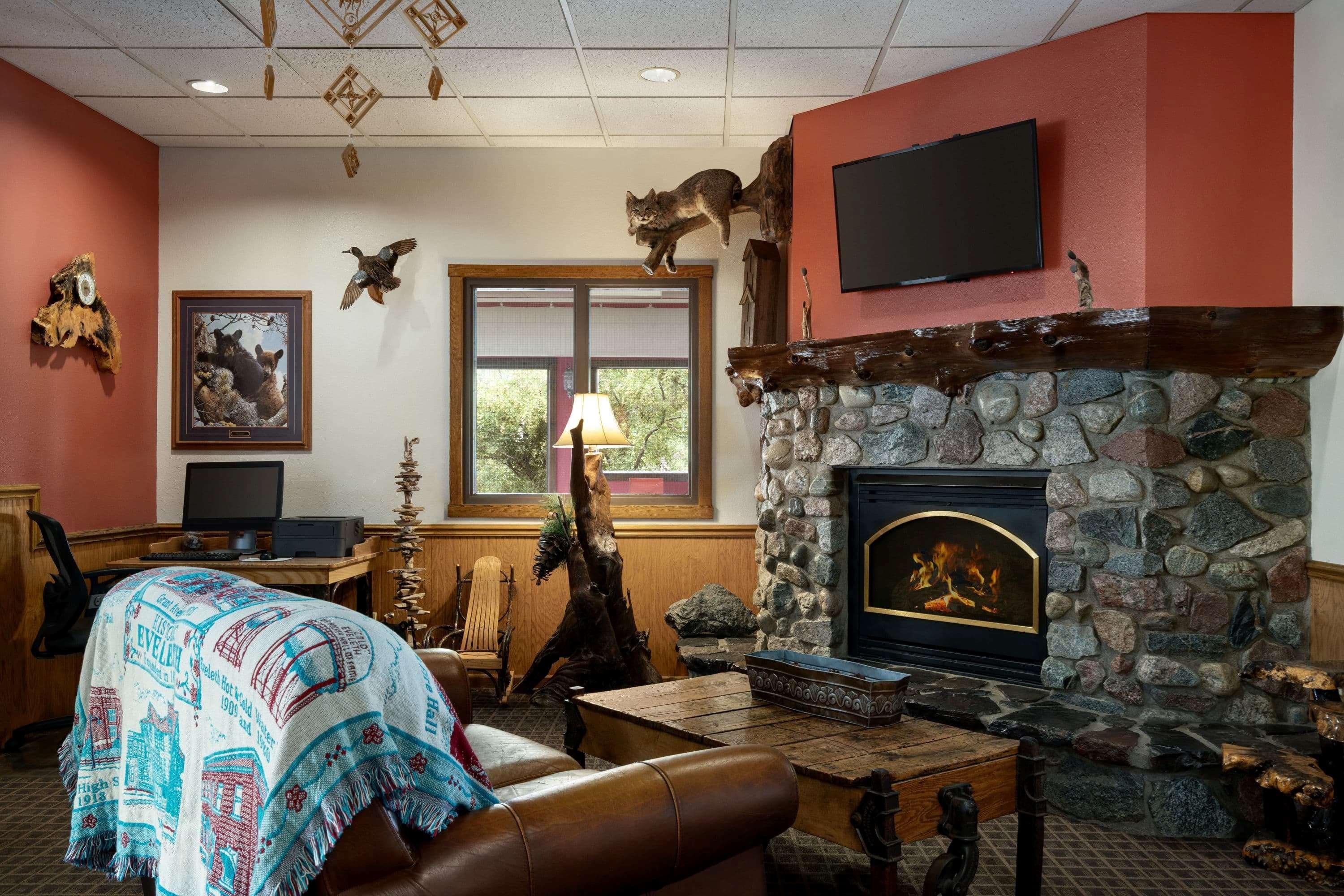 Vista Lobby Super 8 by Wyndham Eveleth