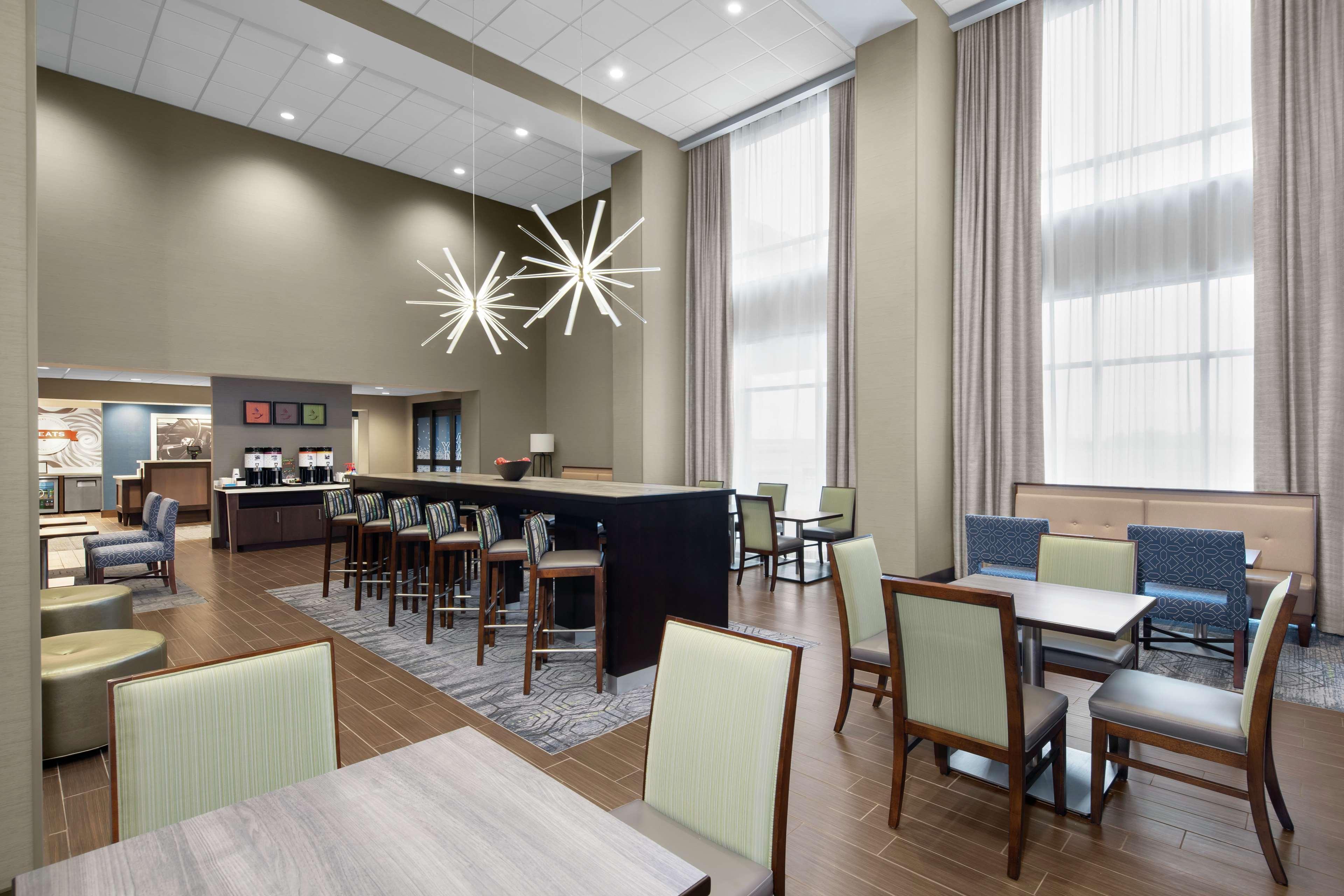 Vista Exterior Hampton Inn By Hilton Sikeston