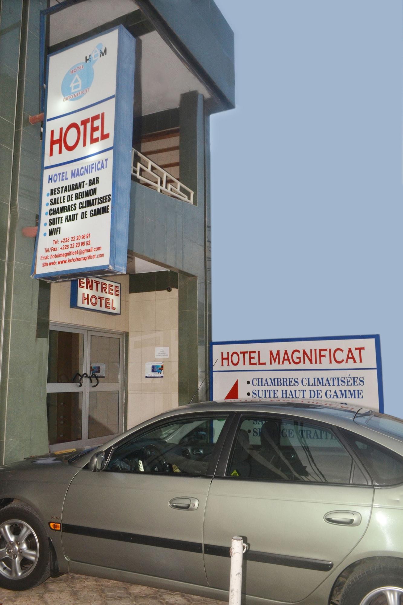 Vista Exterior Hotel Magnificat