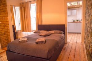 Alquiler Vacacional - Luxury George's St House with 4 ensuite + ceilings