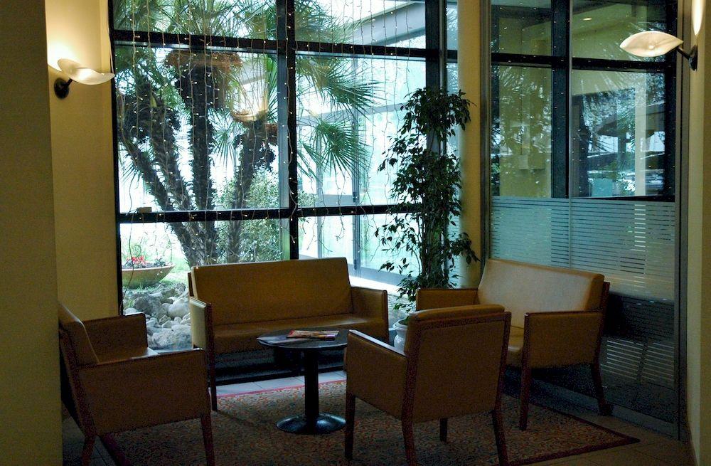 Vista Lobby Holiday Inn Rome Aurelia