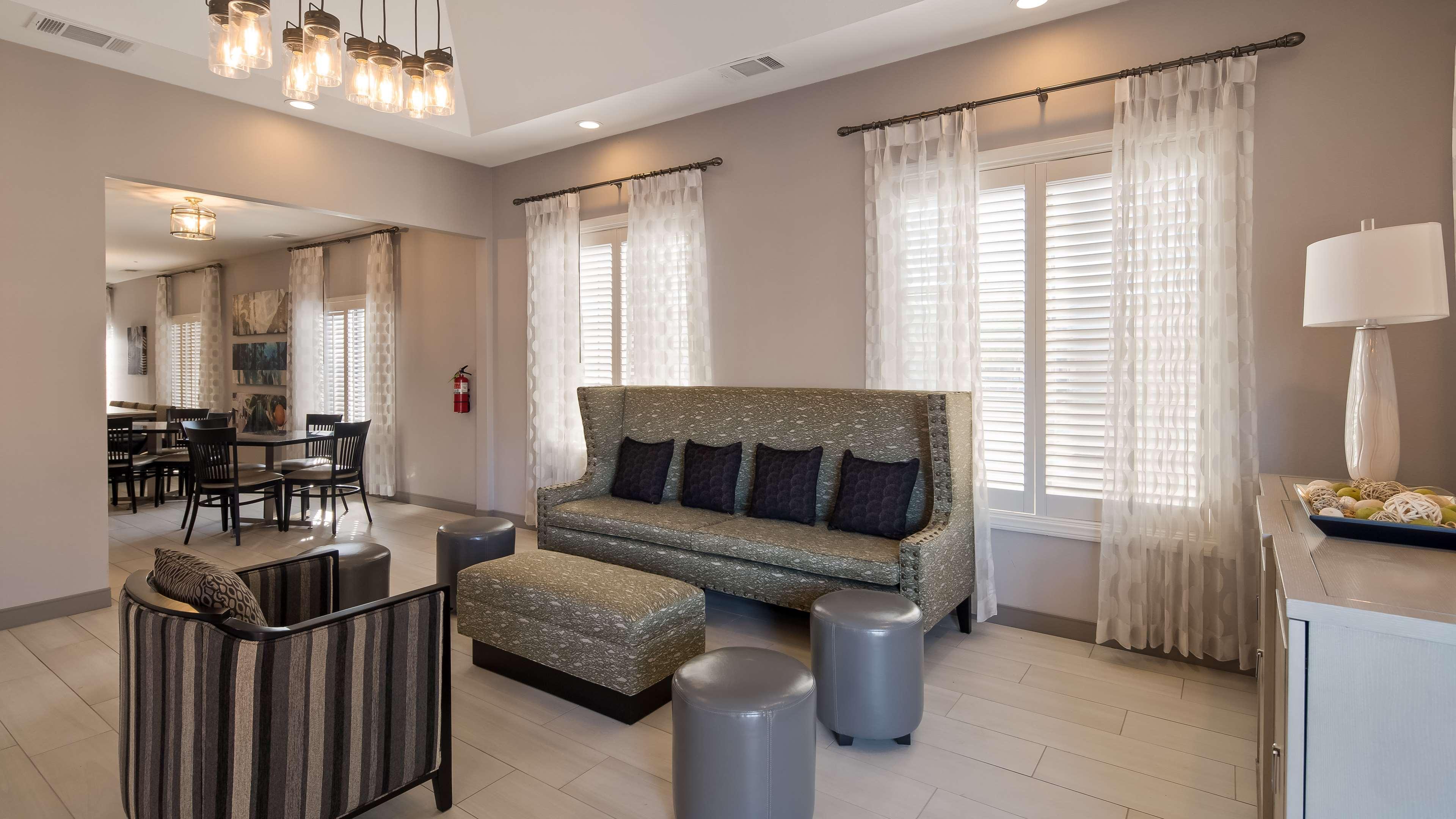 Vista Lobby Best Western Country Inn