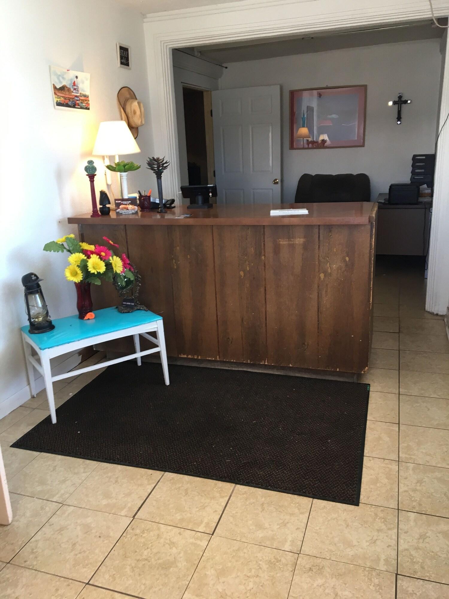 Vista Lobby Sands Motel