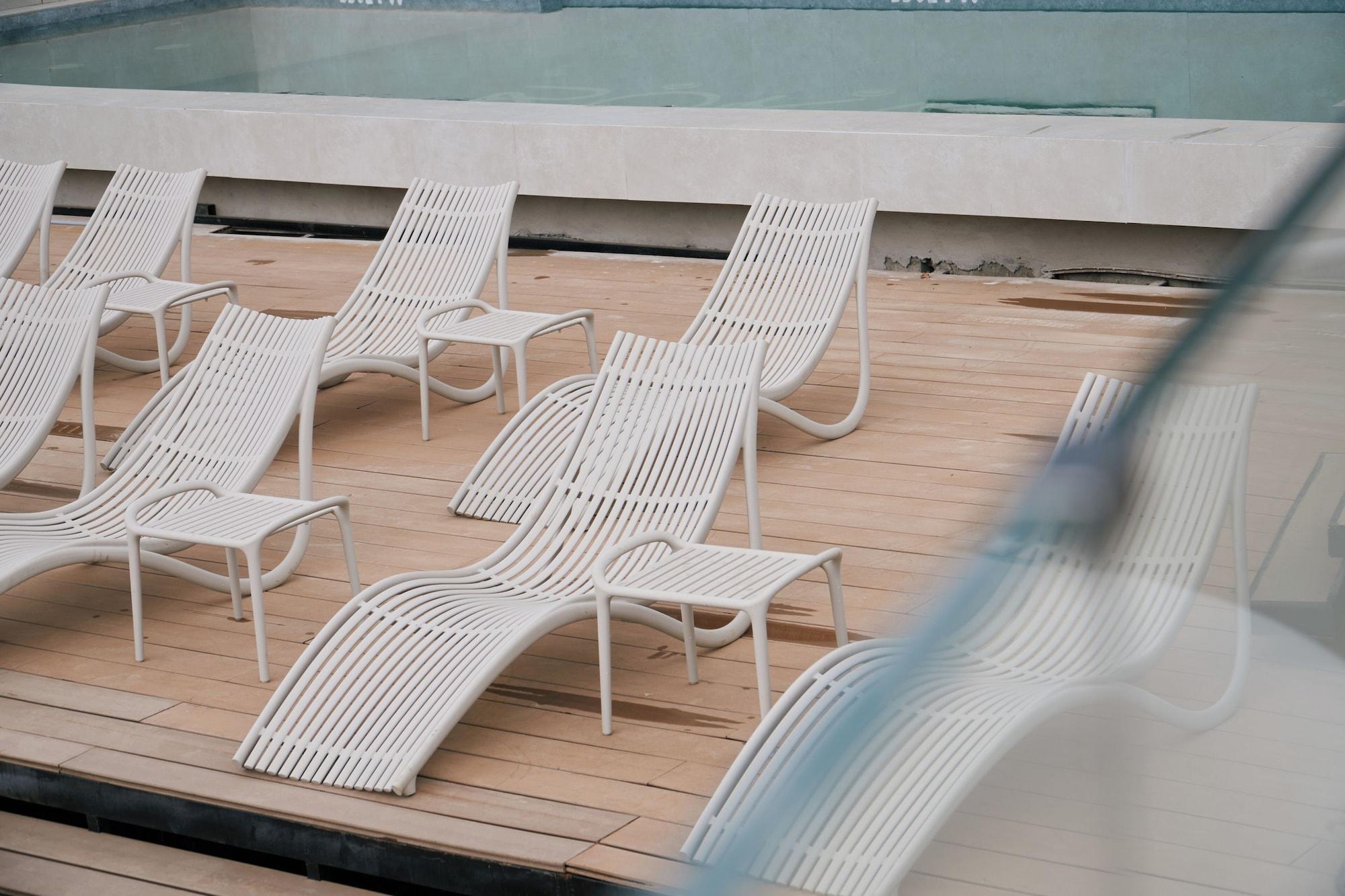 Vista Piscina Roka Hotel