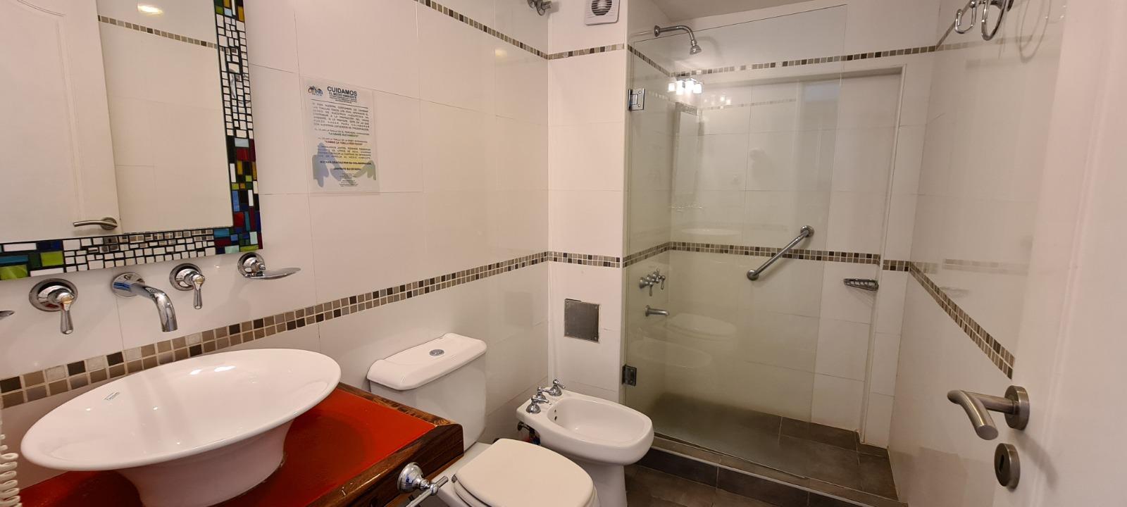 Baño Hotel Colores Merlo