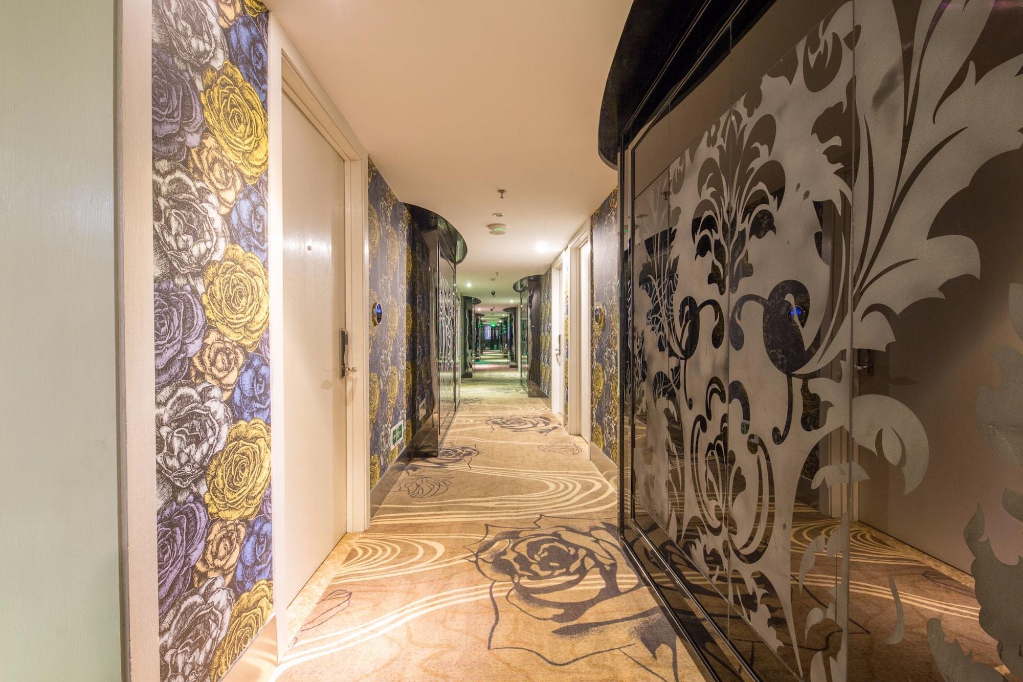 Comodidades del Alojamiento Lvgu Hotel Yiwu
