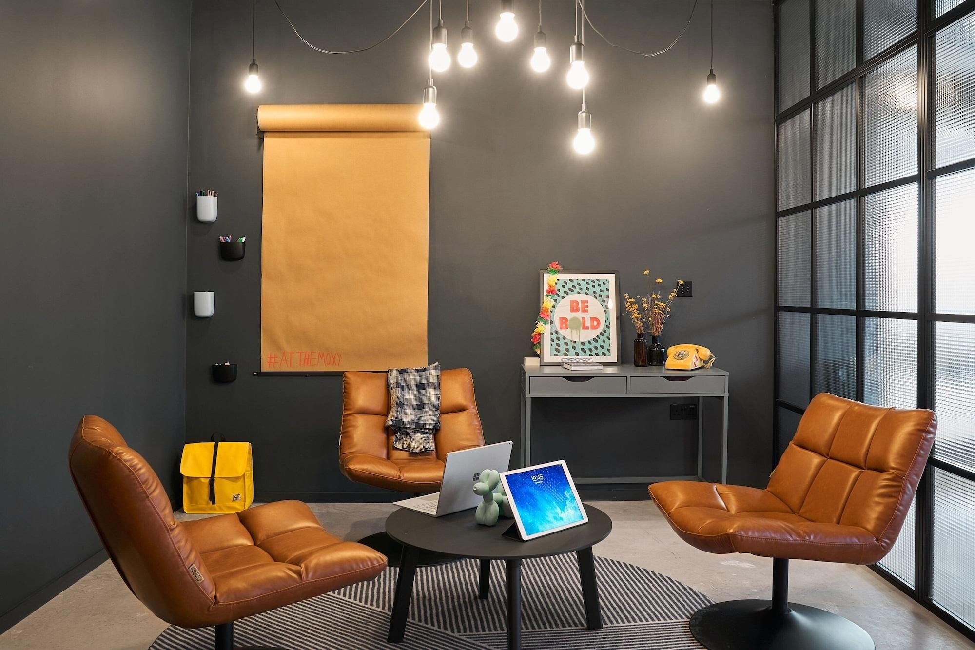 Sala de Reuniones Moxy Bristol