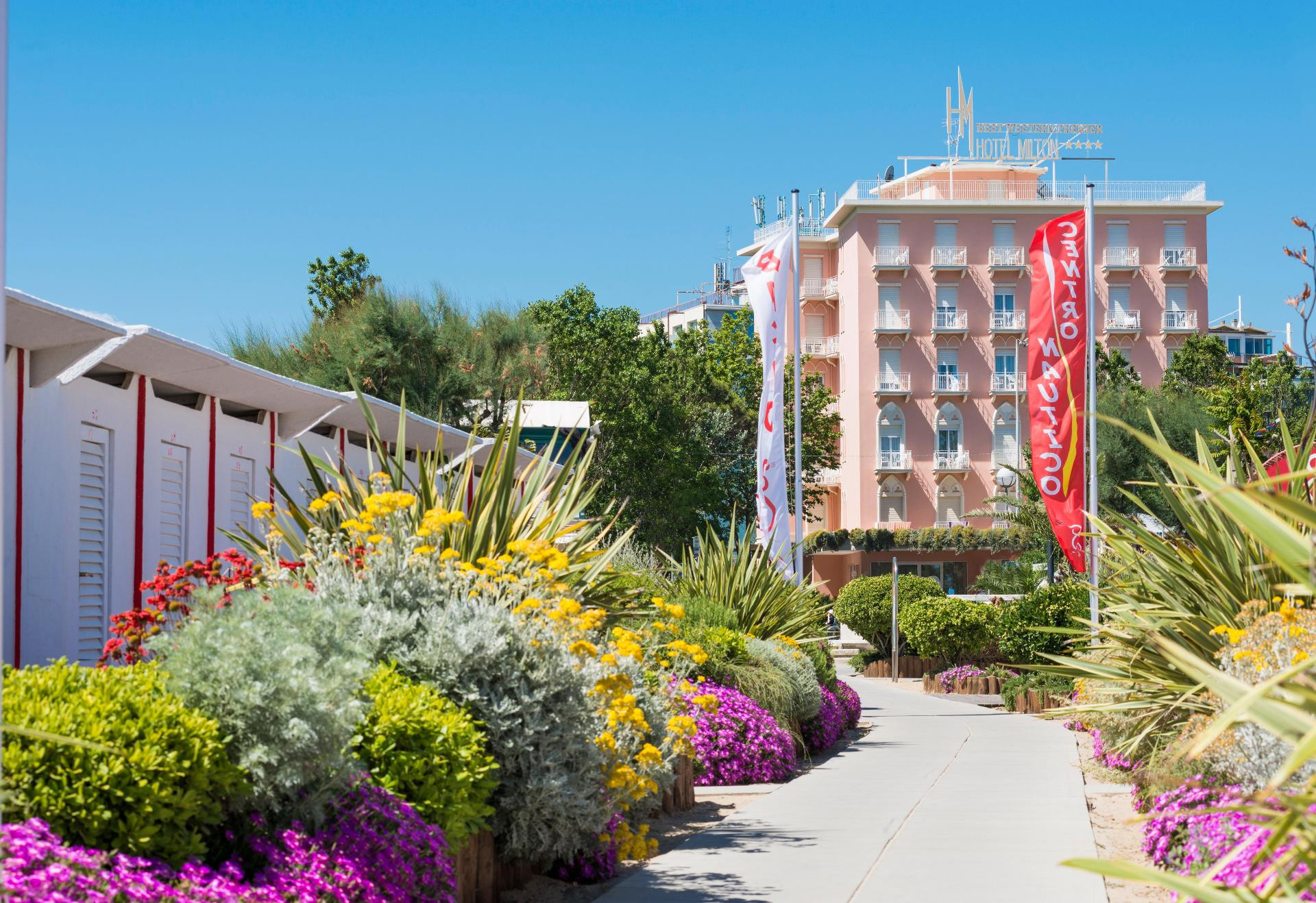 Vista Exterior Hotel Milton