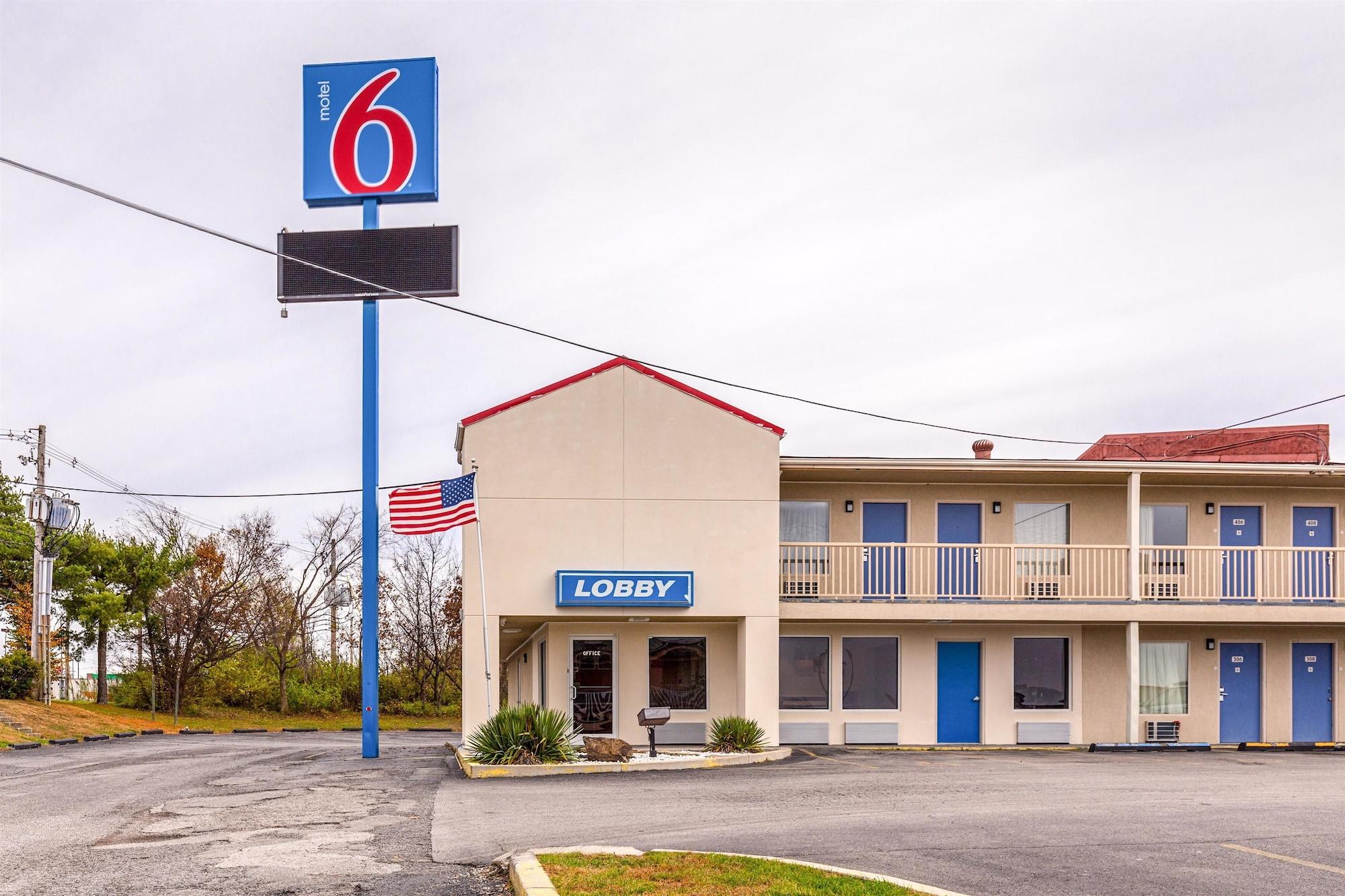 Vista Exterior Motel 6 Mount Vernon, IL