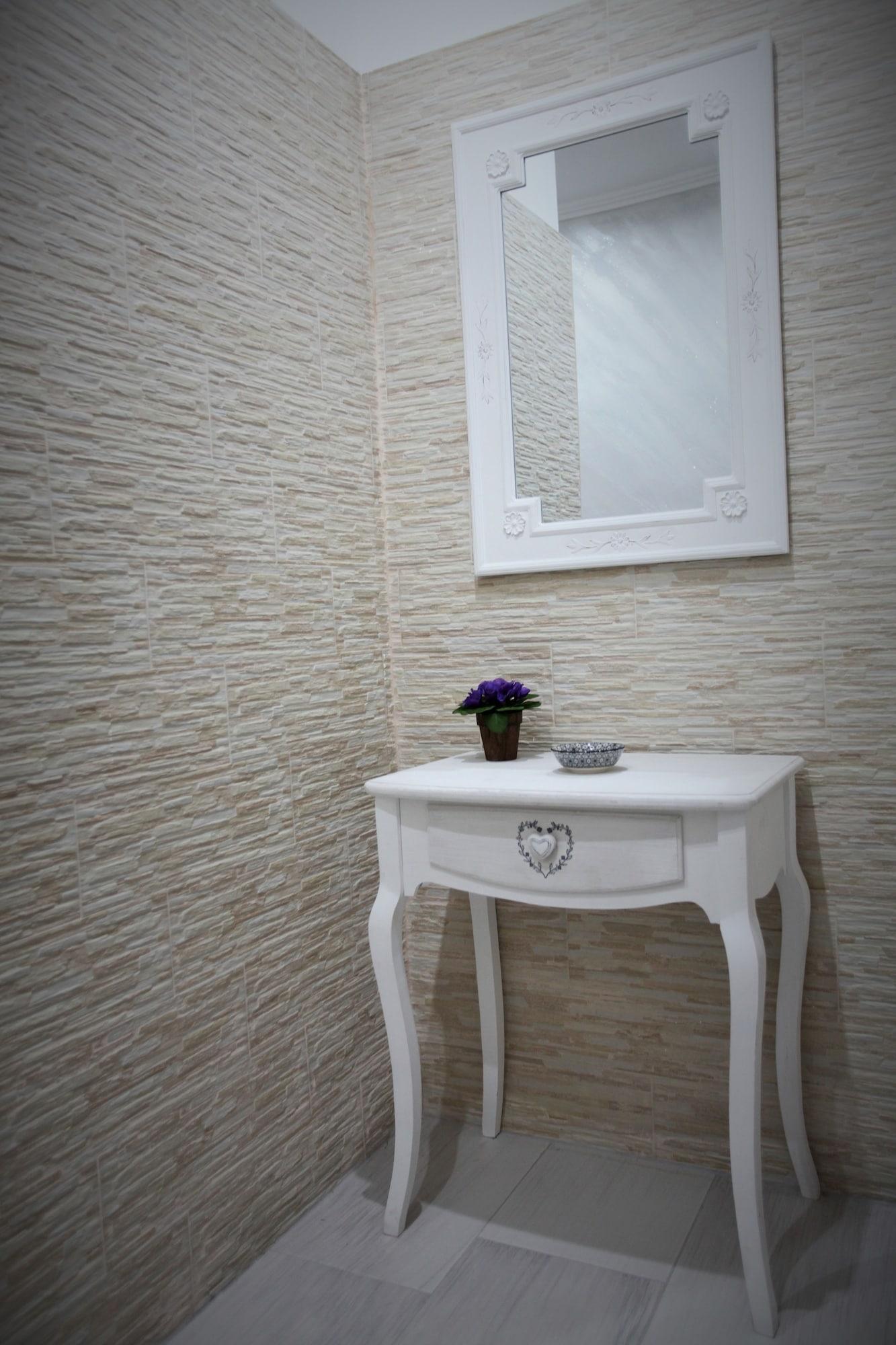 Vista Lobby Central Apartments