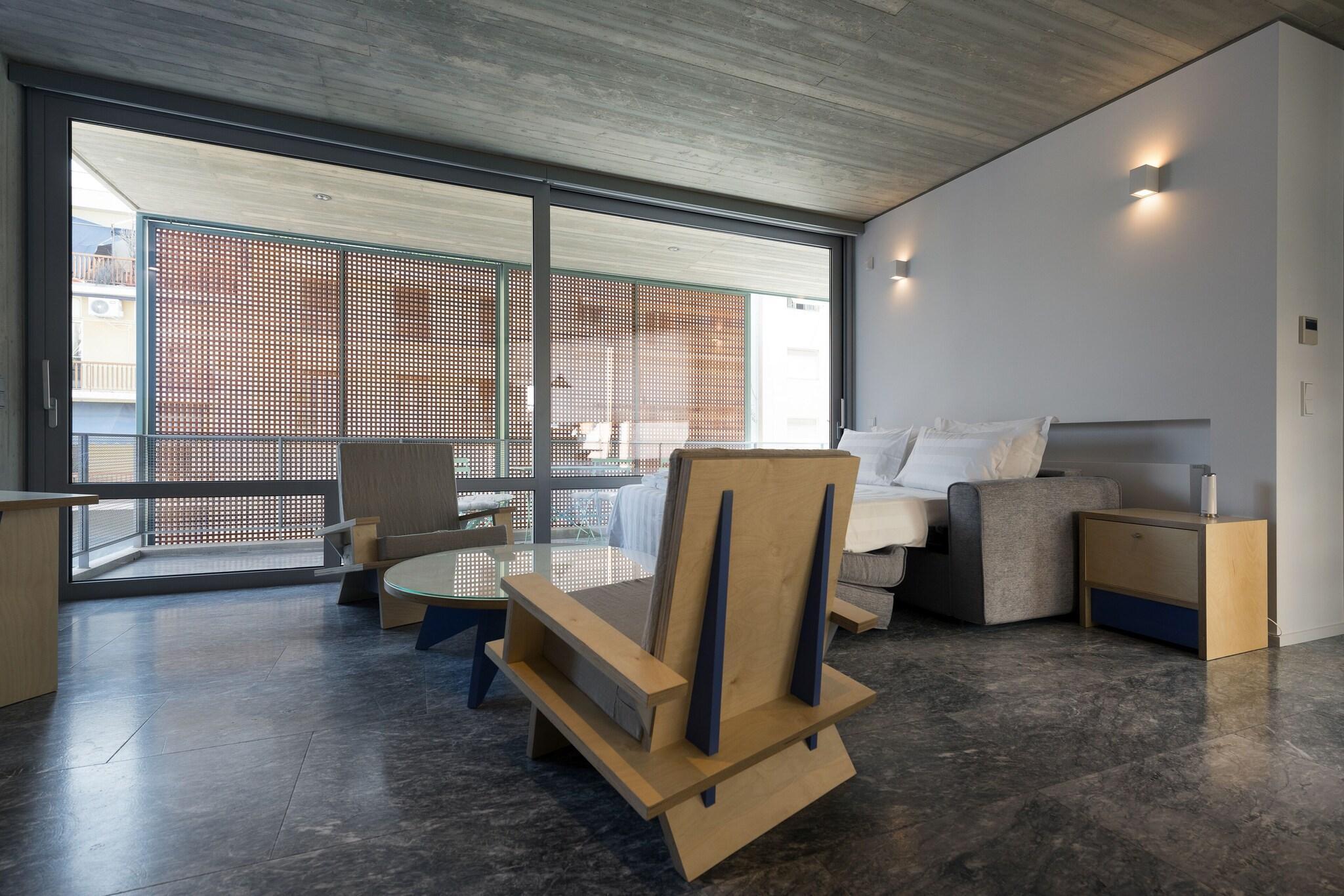 Instalaciones Recreativas Athens BlueBuilding