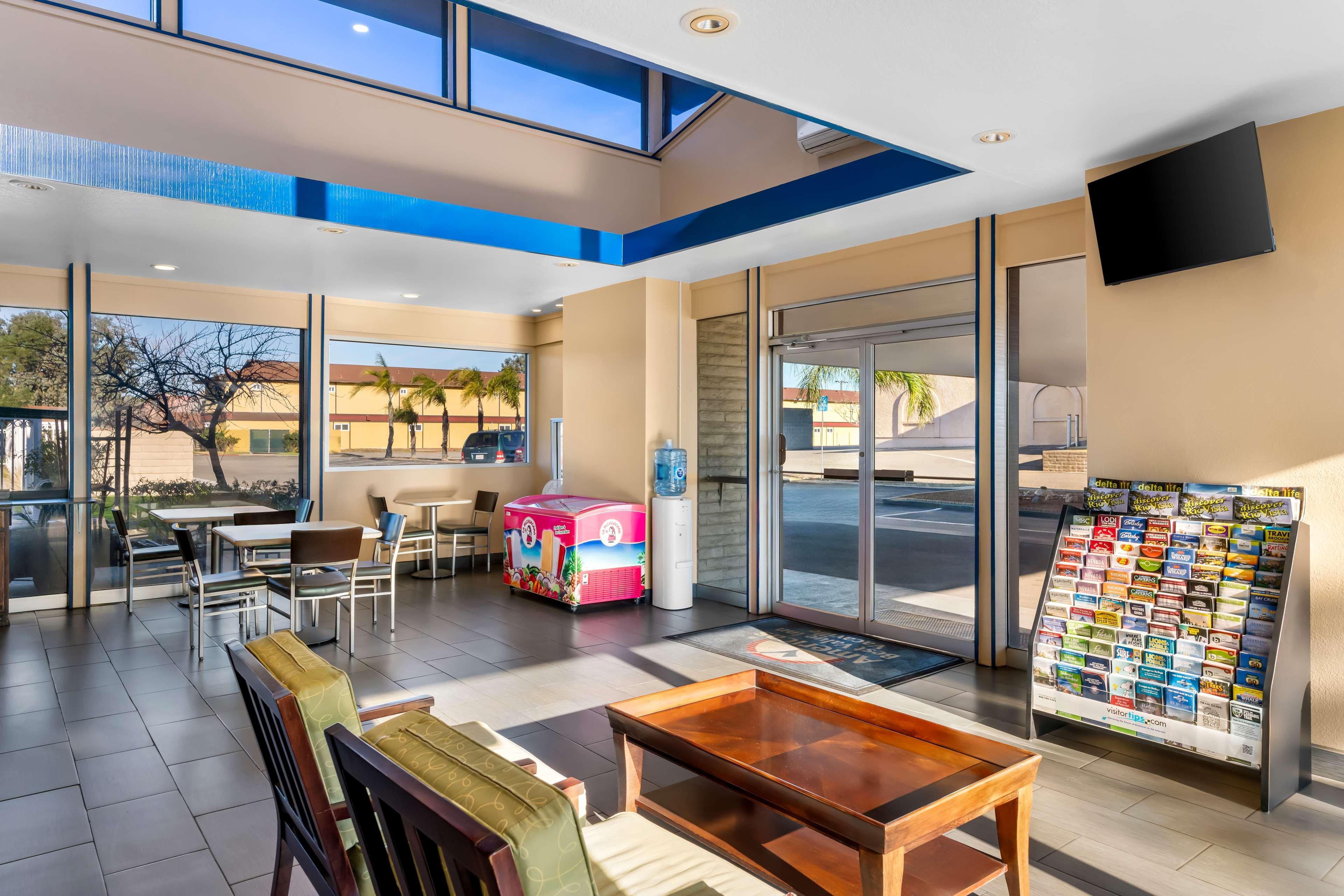 Vista Lobby Americas Best Value Inn Vacaville Napa Valley