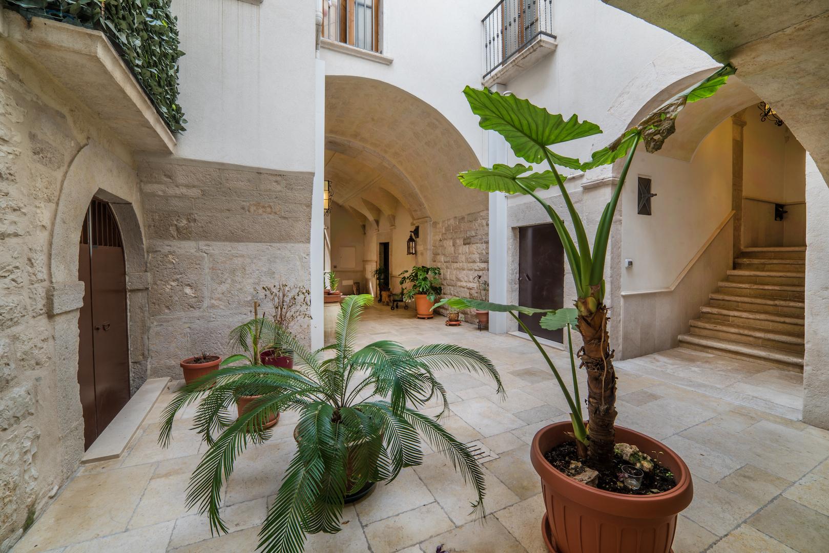 Vista Lobby Borgomurgia