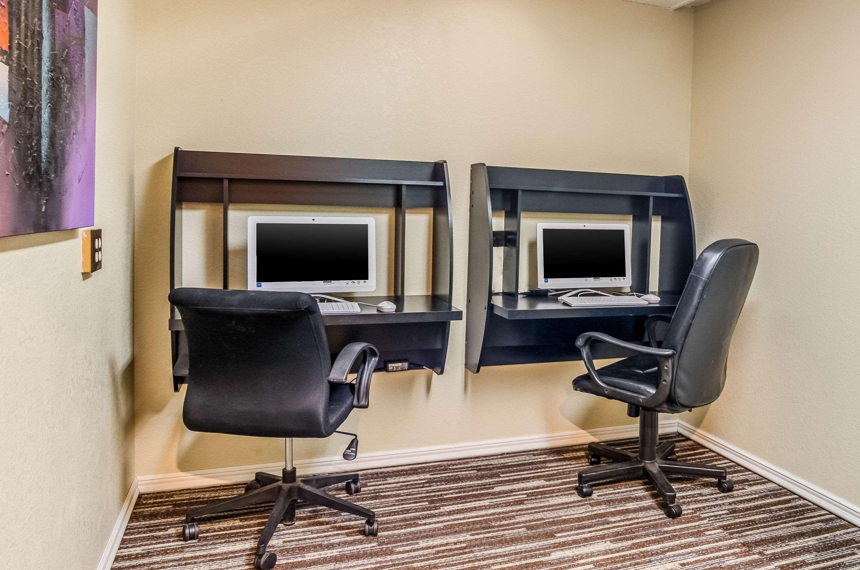 Centro de Negocios Quality Inn Buffalo