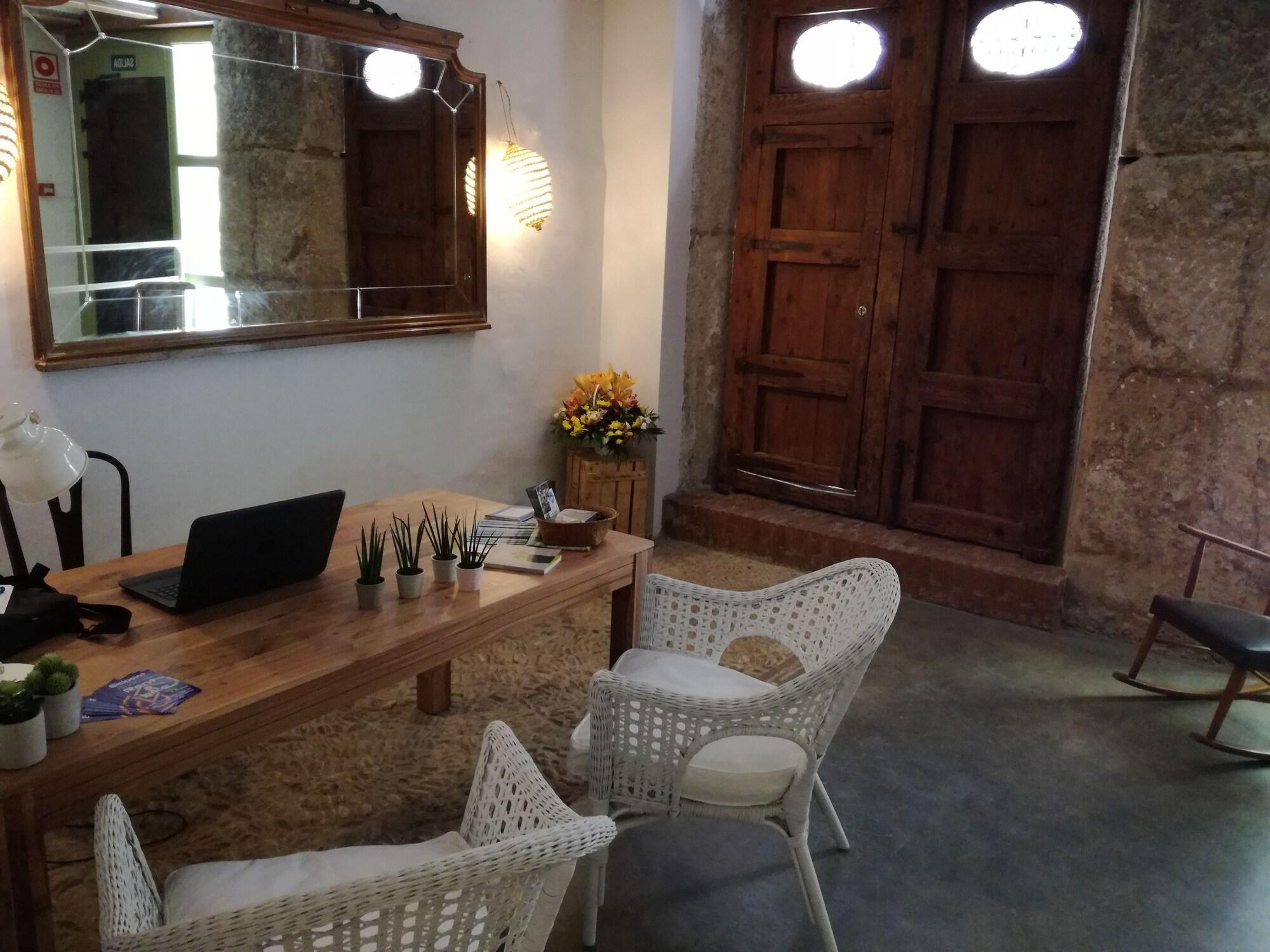 Vista Lobby OttoH Charm Stay