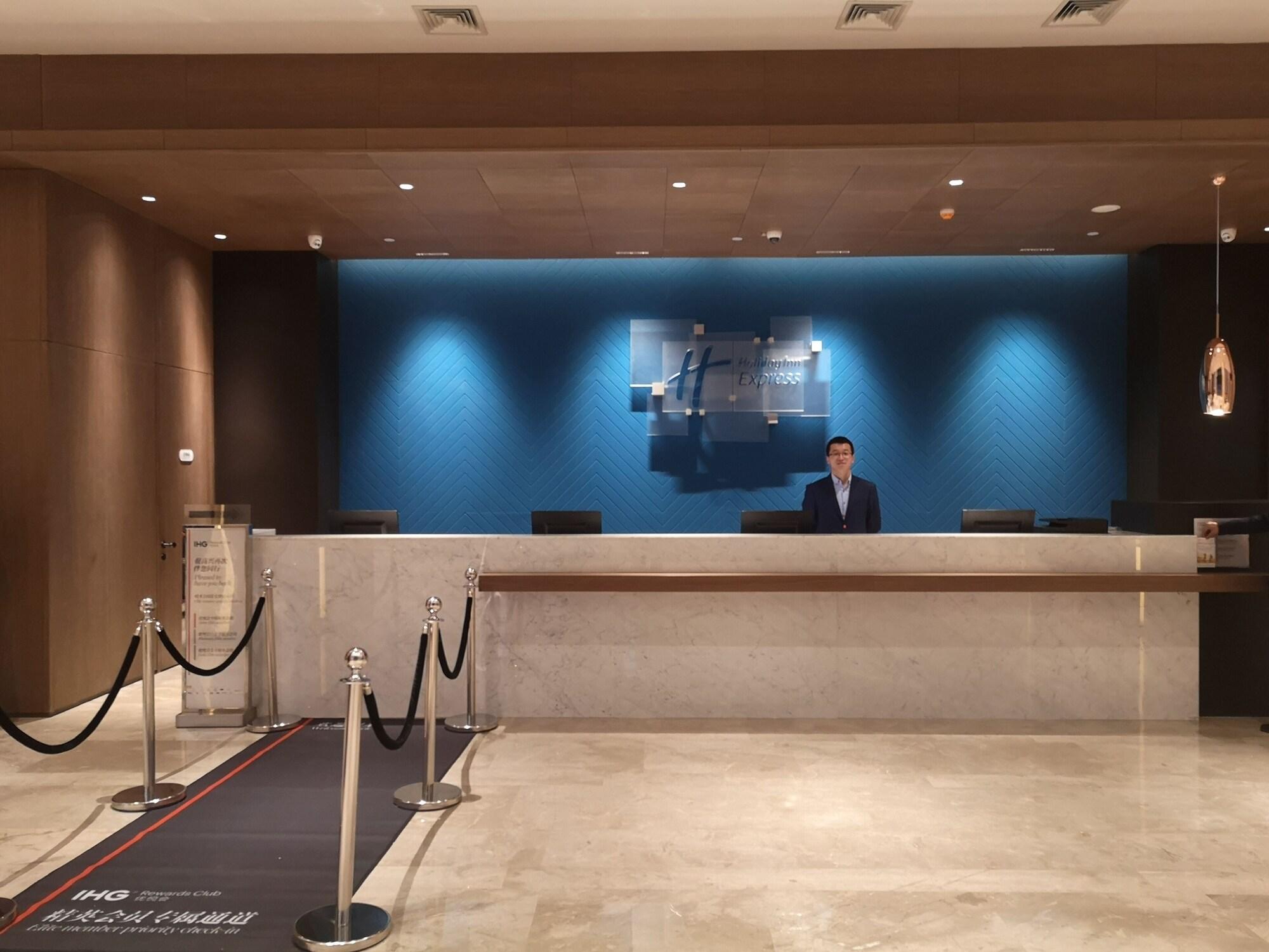 Vista Exterior Holiday Inn Express Harbin Qunli by IHG