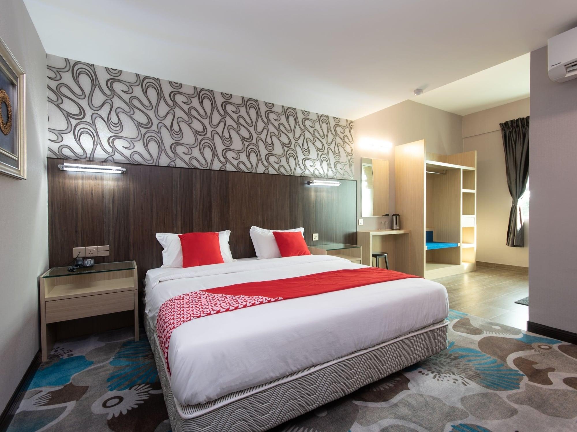 Varios Super OYO 89375 Regent Hotel