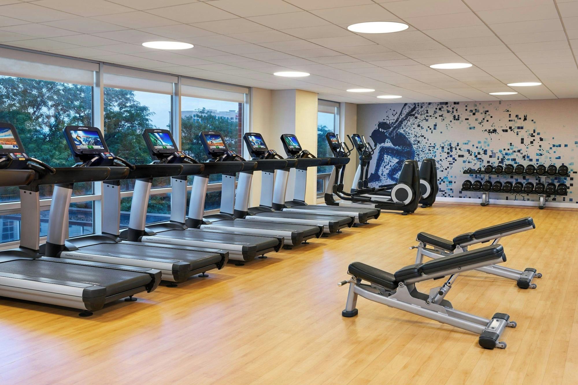 Gimnasio Sheraton Indianapolis Hotel at Keystone Crossing