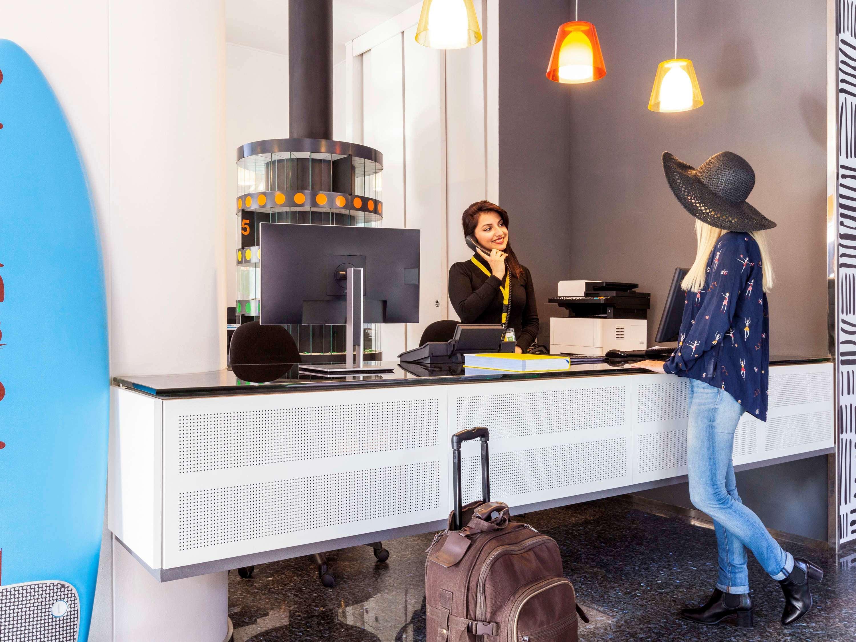 Centro de Negocios ibis Styles Brindisi