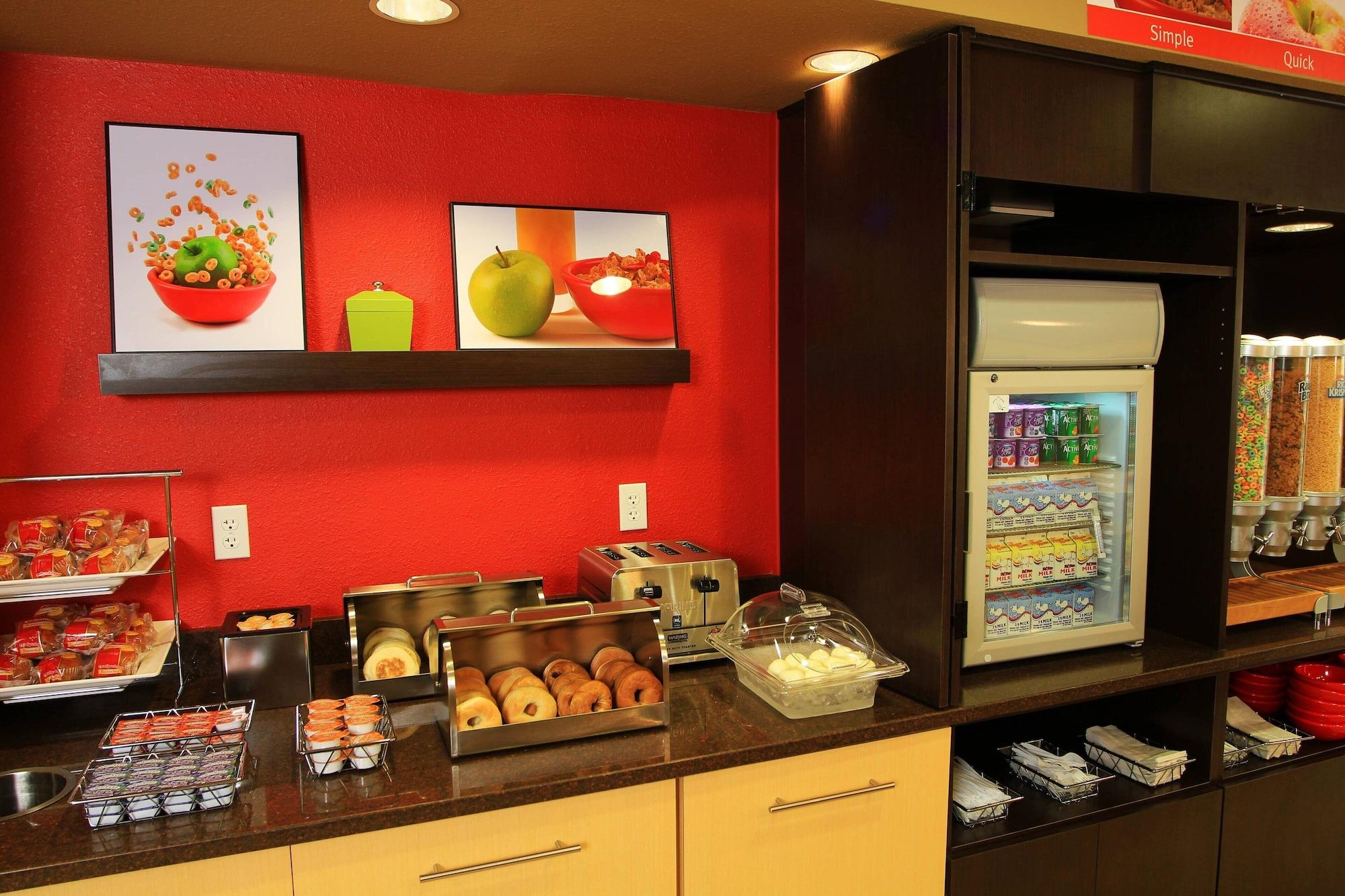 Restaurant Towneplace Suites by Marriott East Lansing