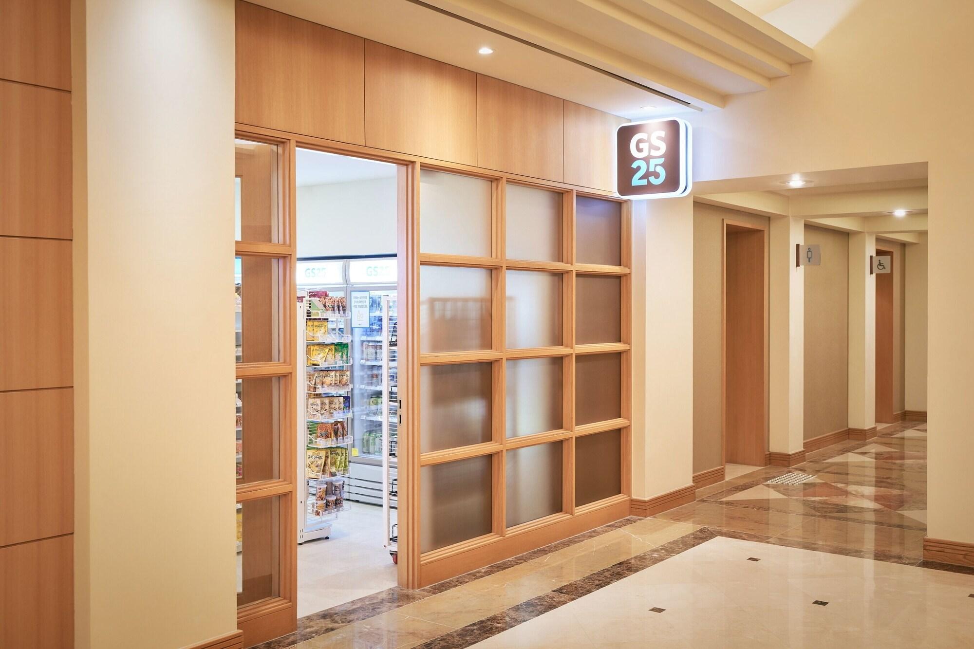 Vista Lobby Mercure Ambassador Jeju