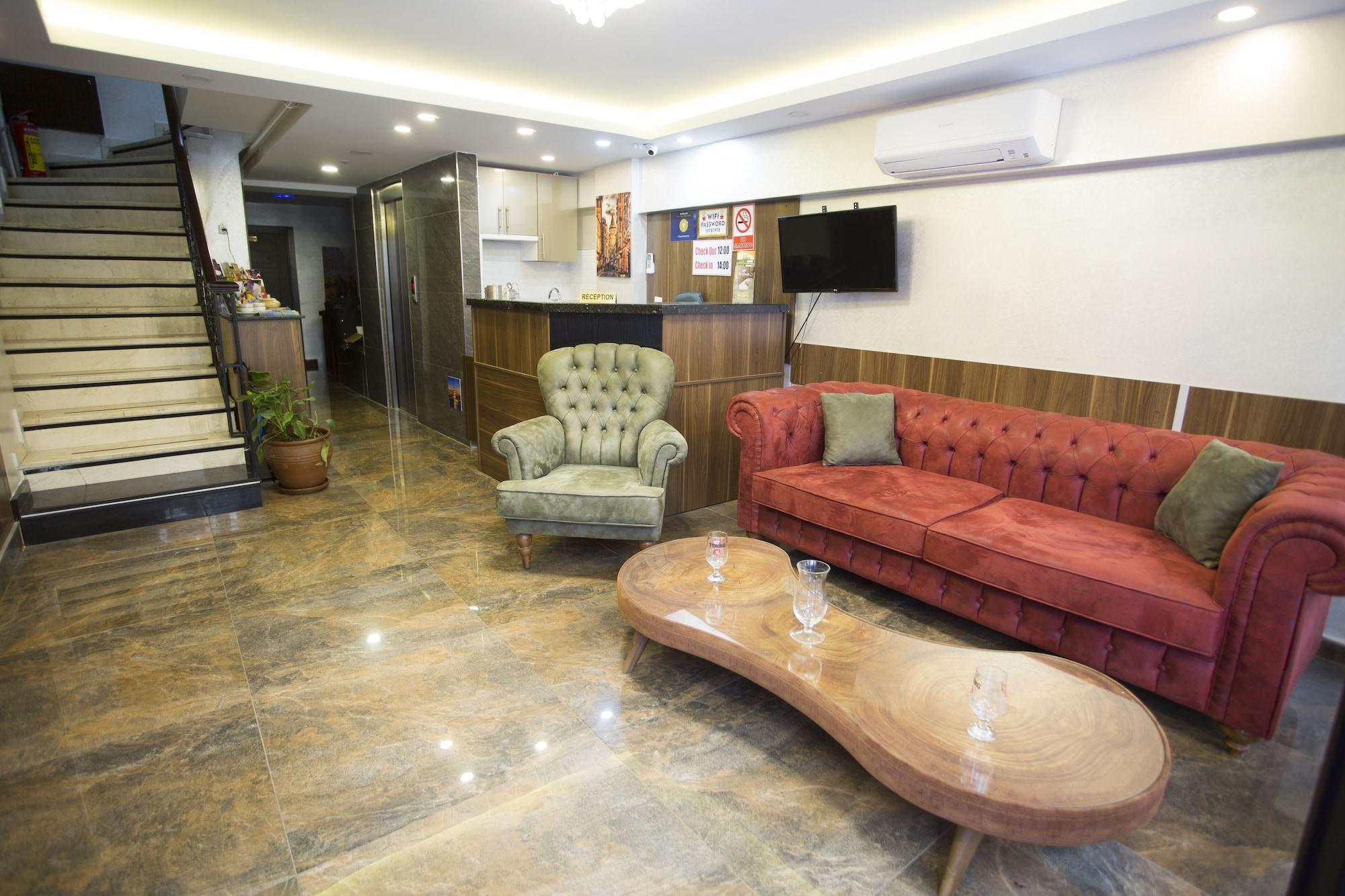 Vista Lobby T-Square Residence