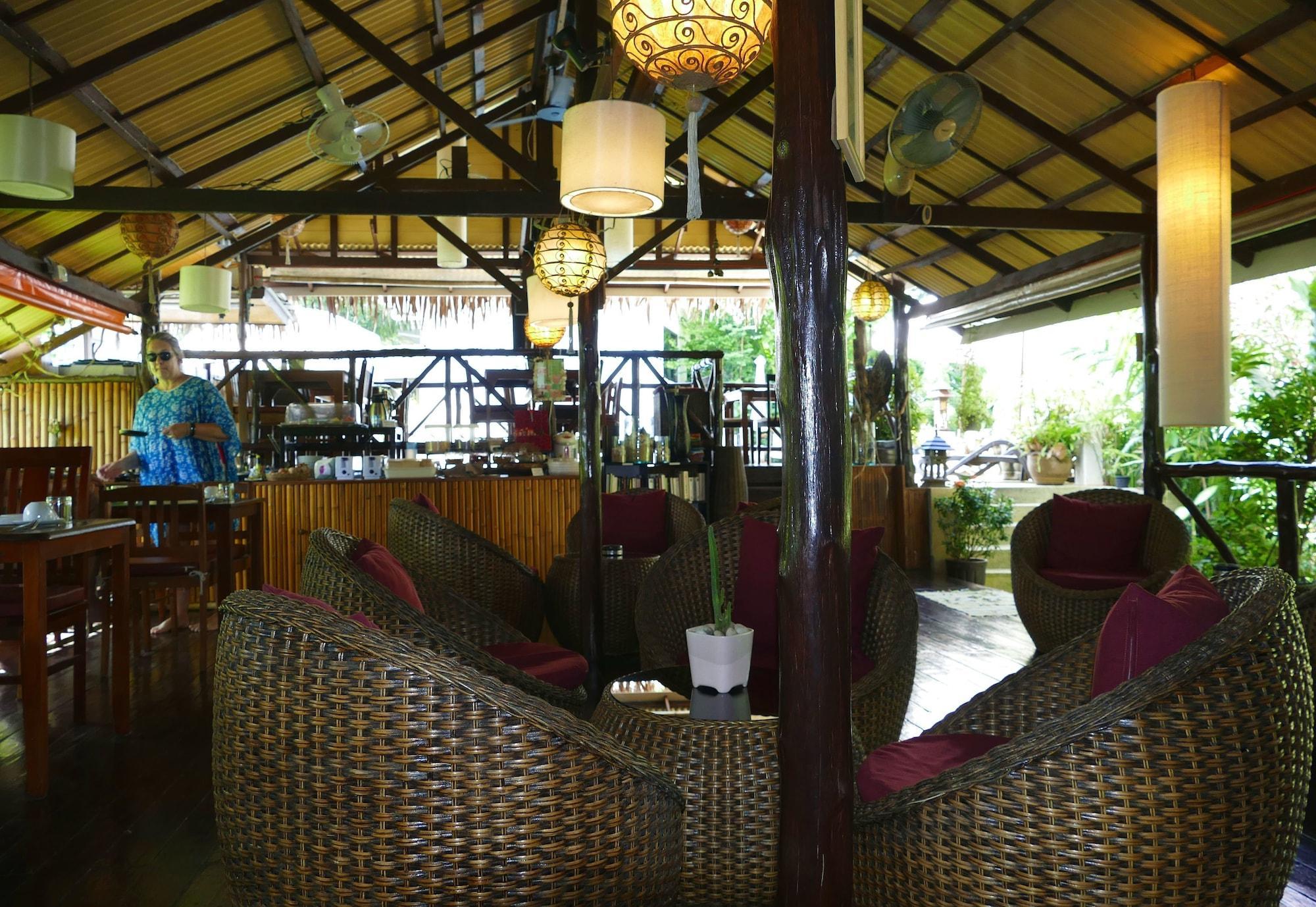 Bar/Salón Baan Sukreep Resort