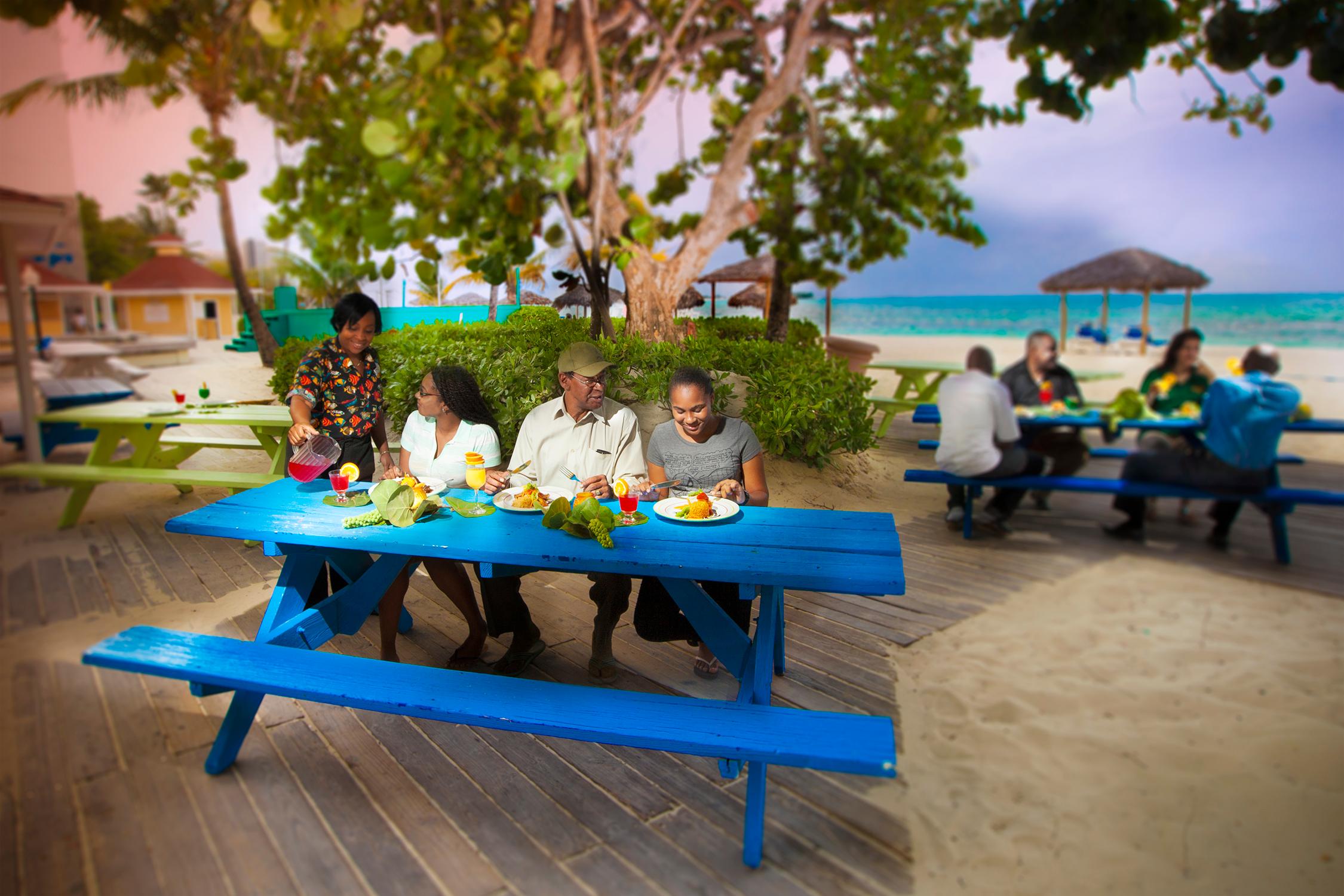 Restaurant Breezes Resort Bahamas All Inclusive
