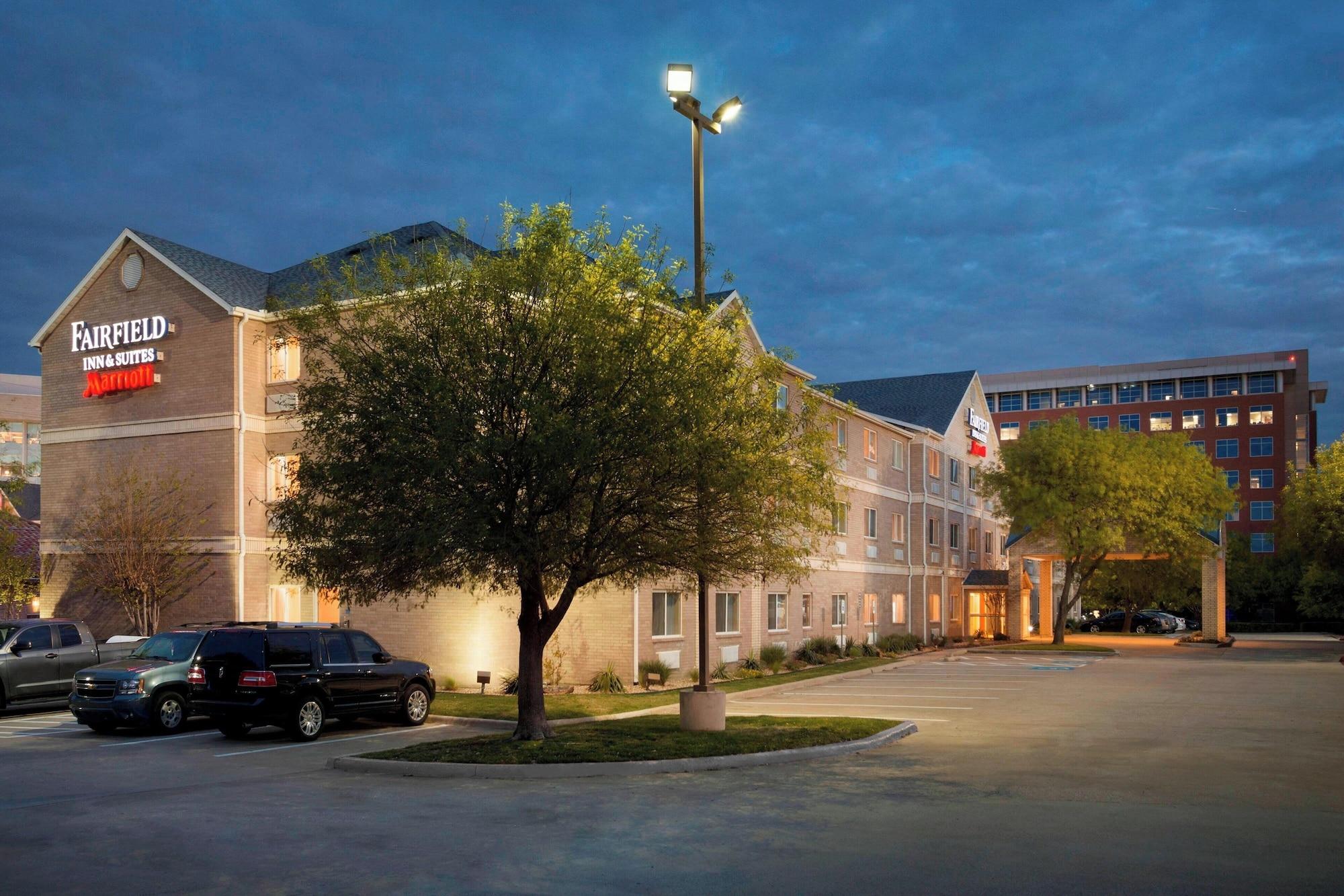 Vista Exterior Fairfield Inn & Suites Dallas Plano