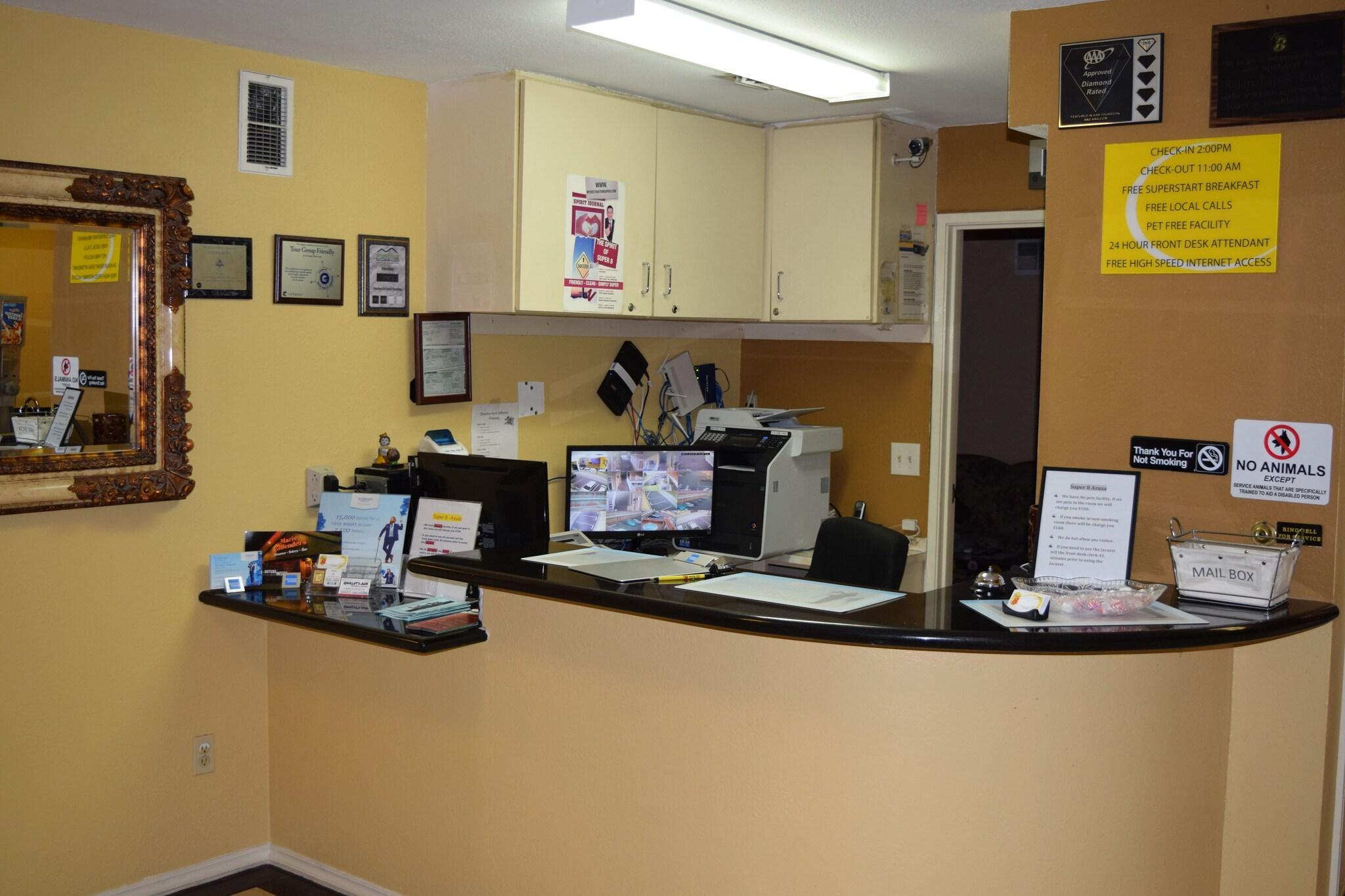 Vista Lobby Super 8 by Wyndham Azusa