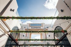 Alojamiento - Elements Hotel & Shops
