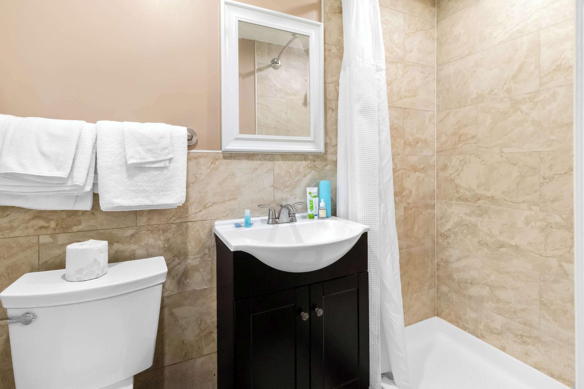 Equipamiento de Habitación Americas Best Value Inn Avenel Woodbridge