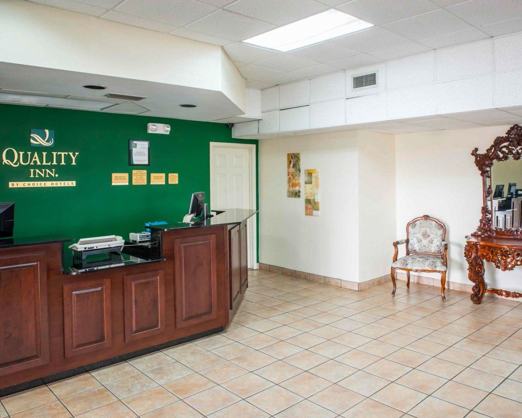 Vista Lobby Quality Inn Chipley I-10 at Exit 120
