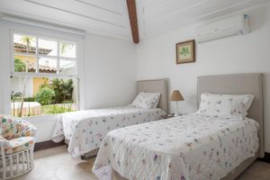 Alquiler Vacacional - Beach house with 6 suites, on the edge of Ferradura beach