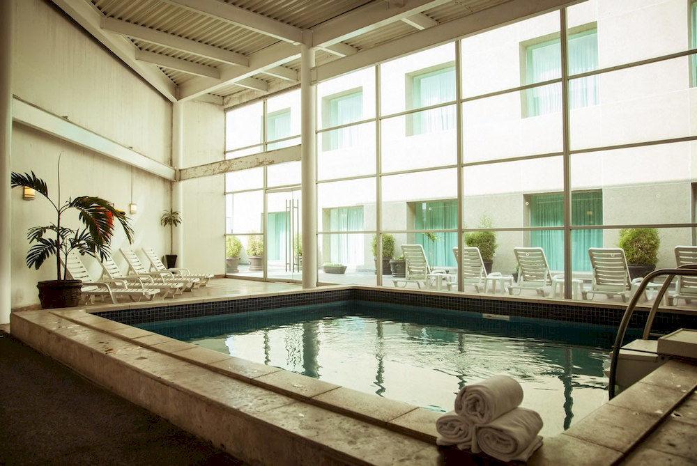 Vista Piscina Fiesta Inn Periferico Sur