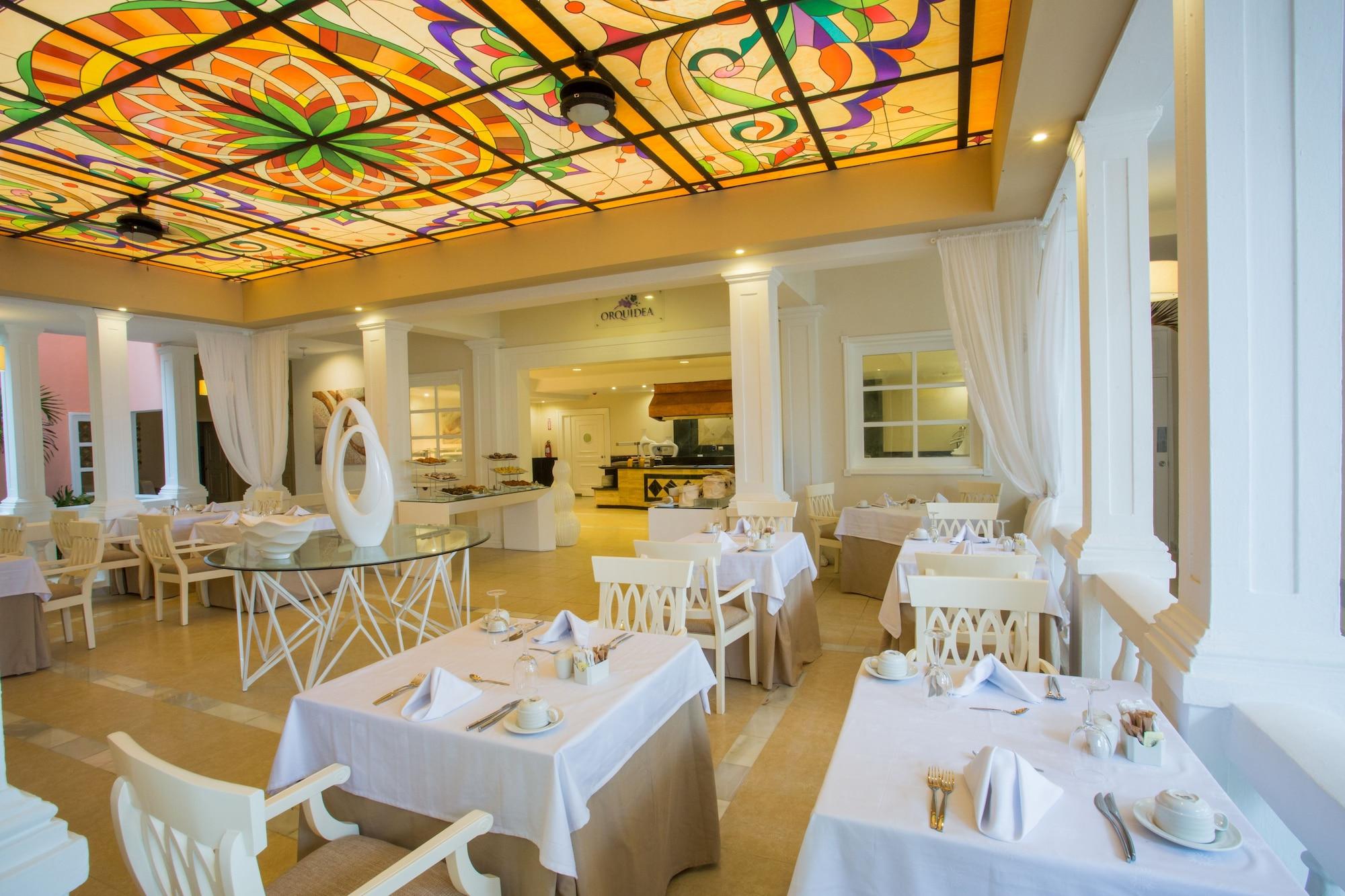 Restaurant Bahia Principe Grand Samana - Adults Only