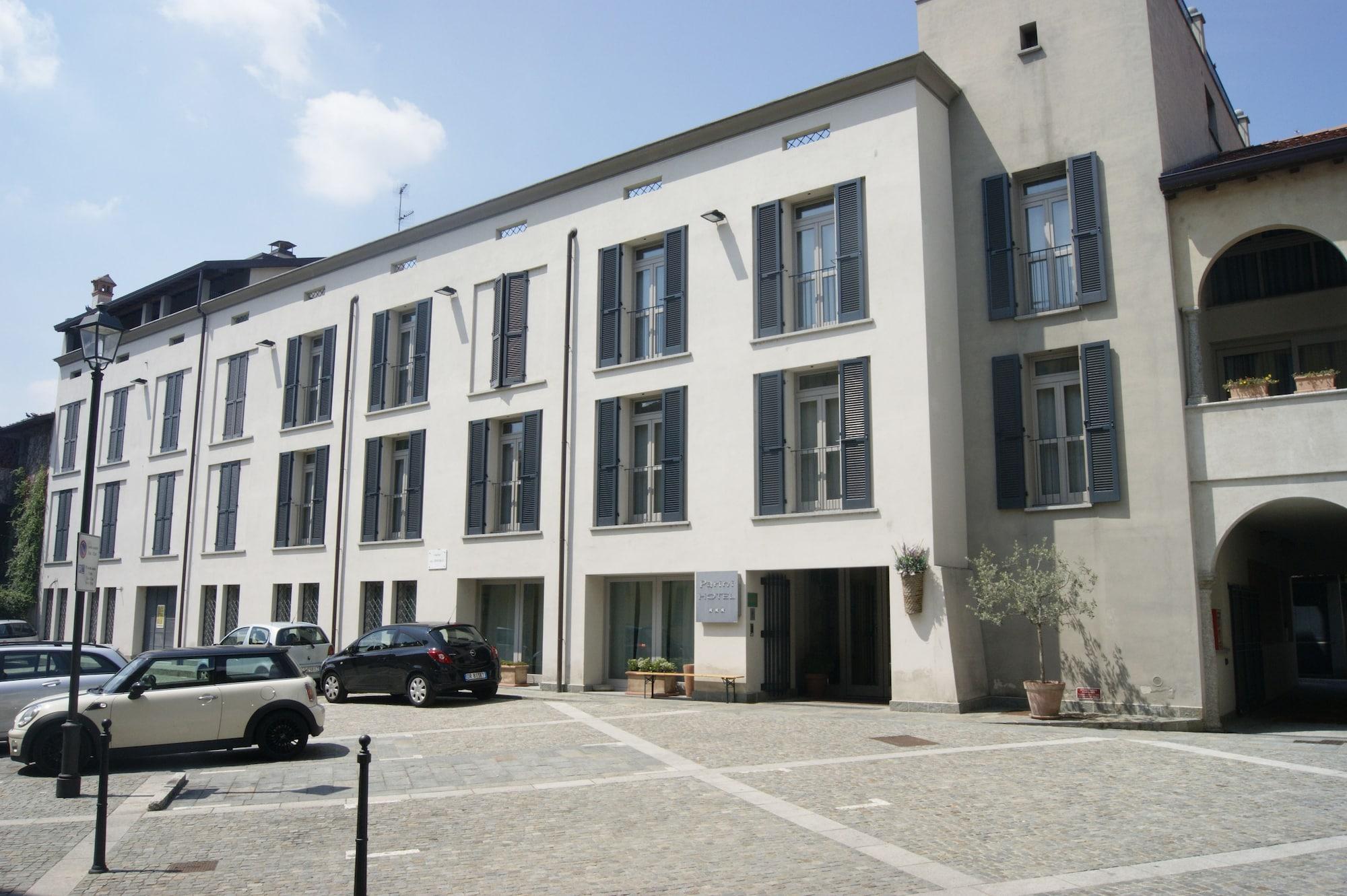 Vista Exterior Hotel Parini