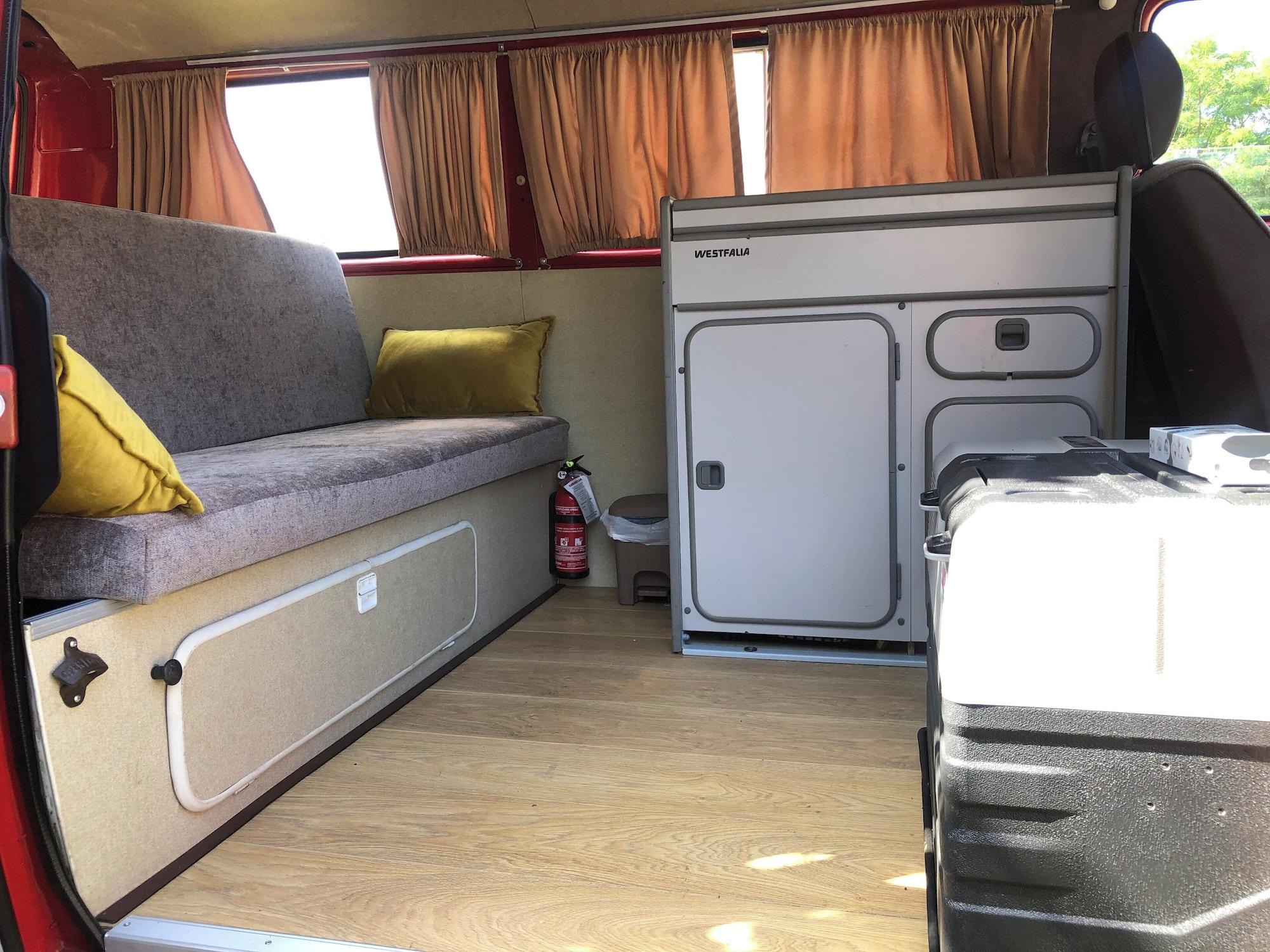 Comodidades del Alojamiento Mobile Home - Alpha Campers Montenegro - Our Red Westfalia Bus