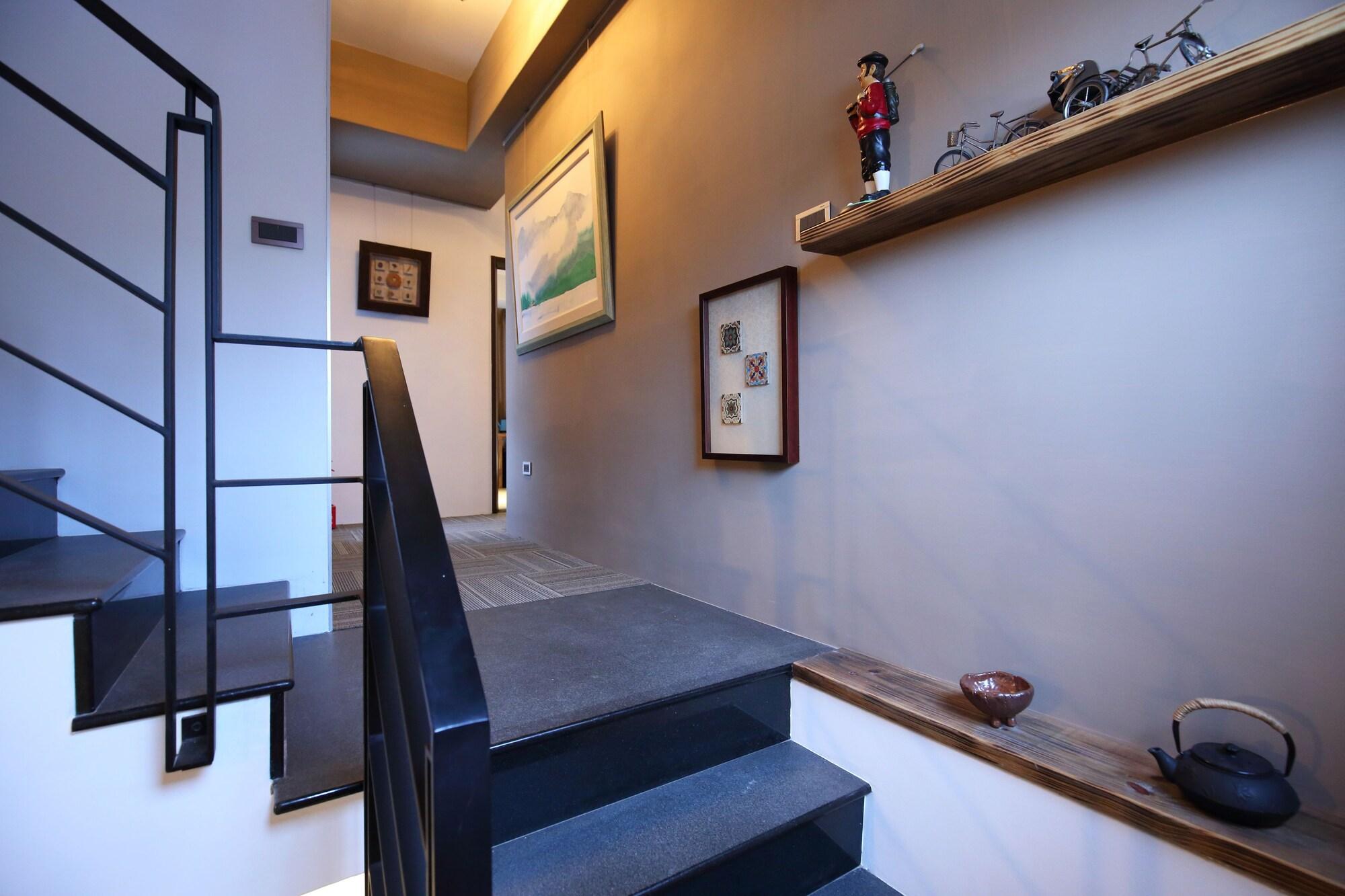 Varios Midori Hostel