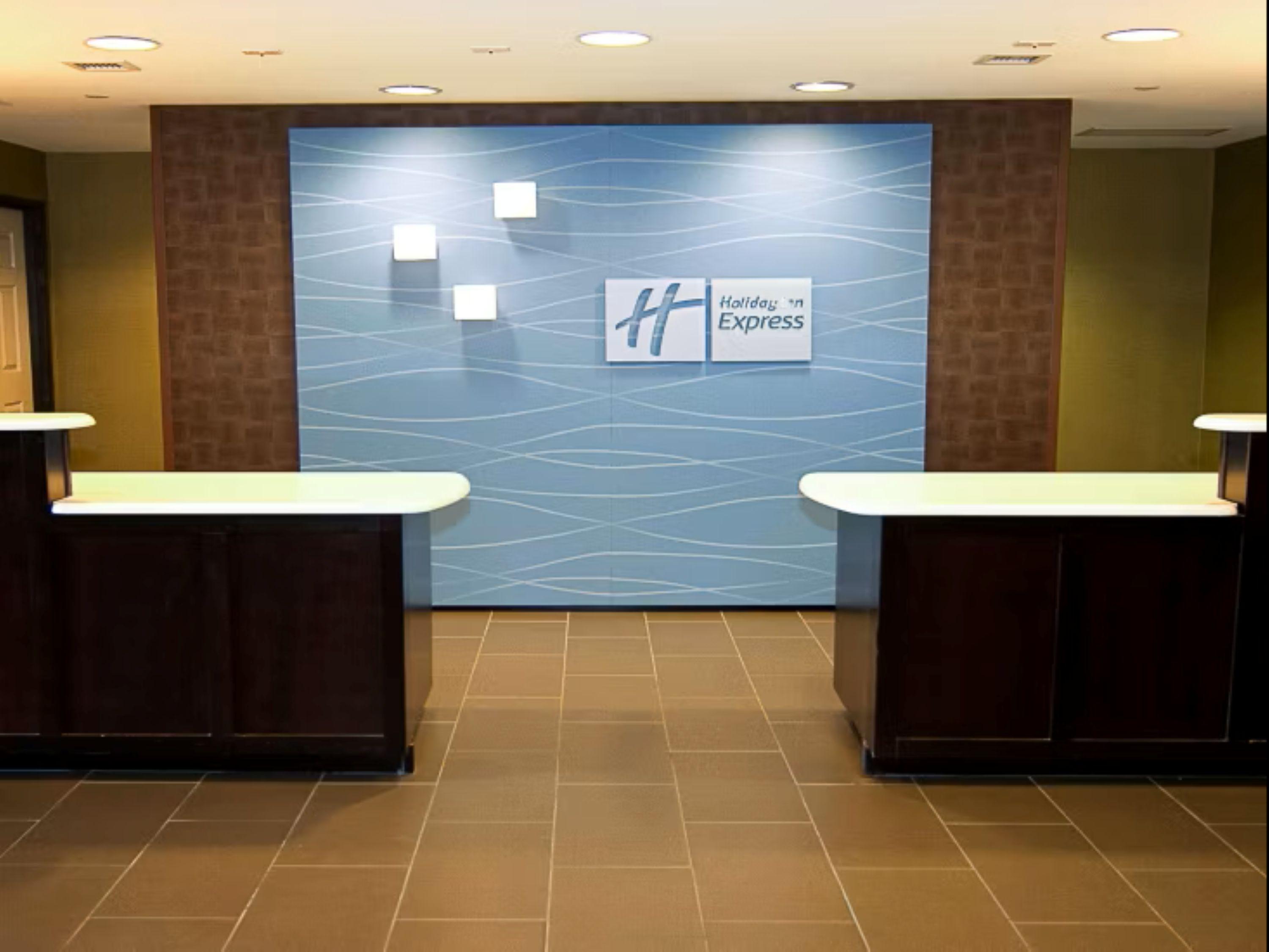 Vista Lobby Holiday Inn Express & Suites Wichita Northeast by IHG