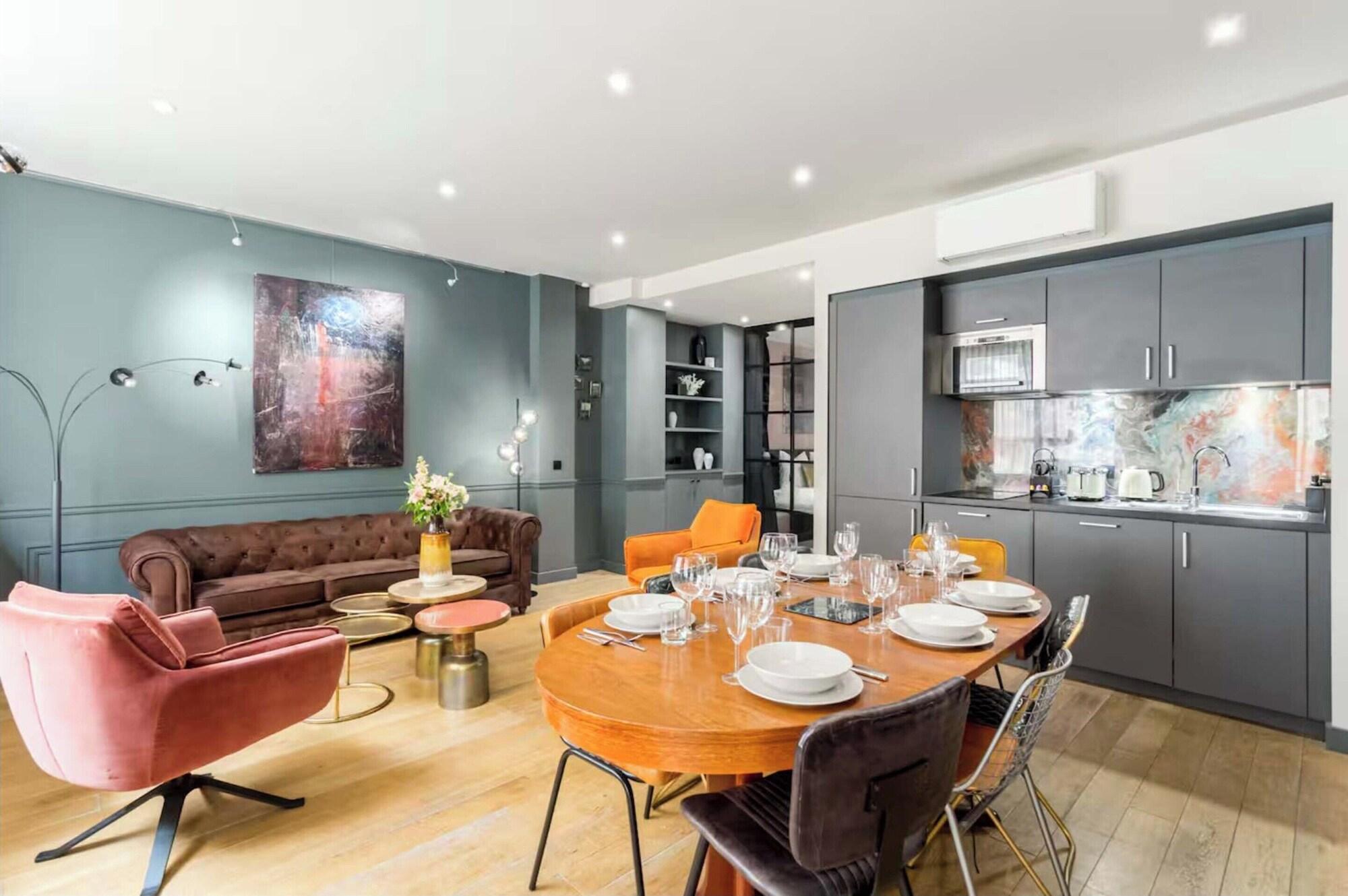 Varios Place des Vosges, Apartment With Air Conditioning