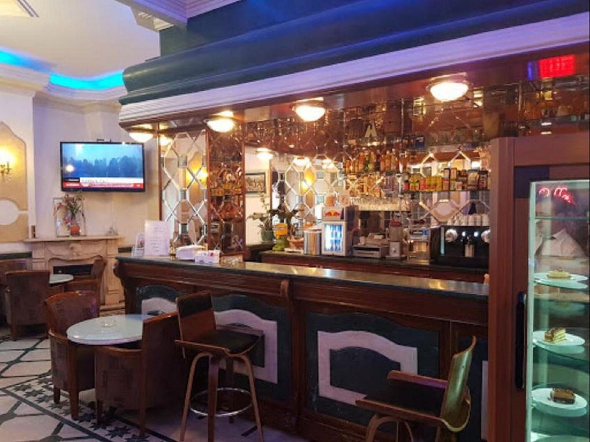 Bar/Salón Hotel El Kenz