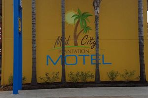 Alojamiento - Mid City Plantation Motel