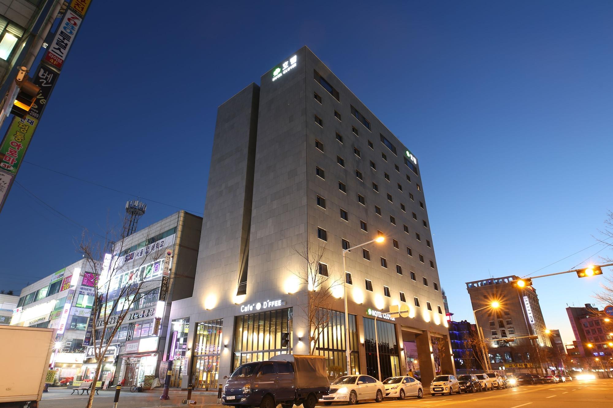 Vista Exterior Hotel Clover