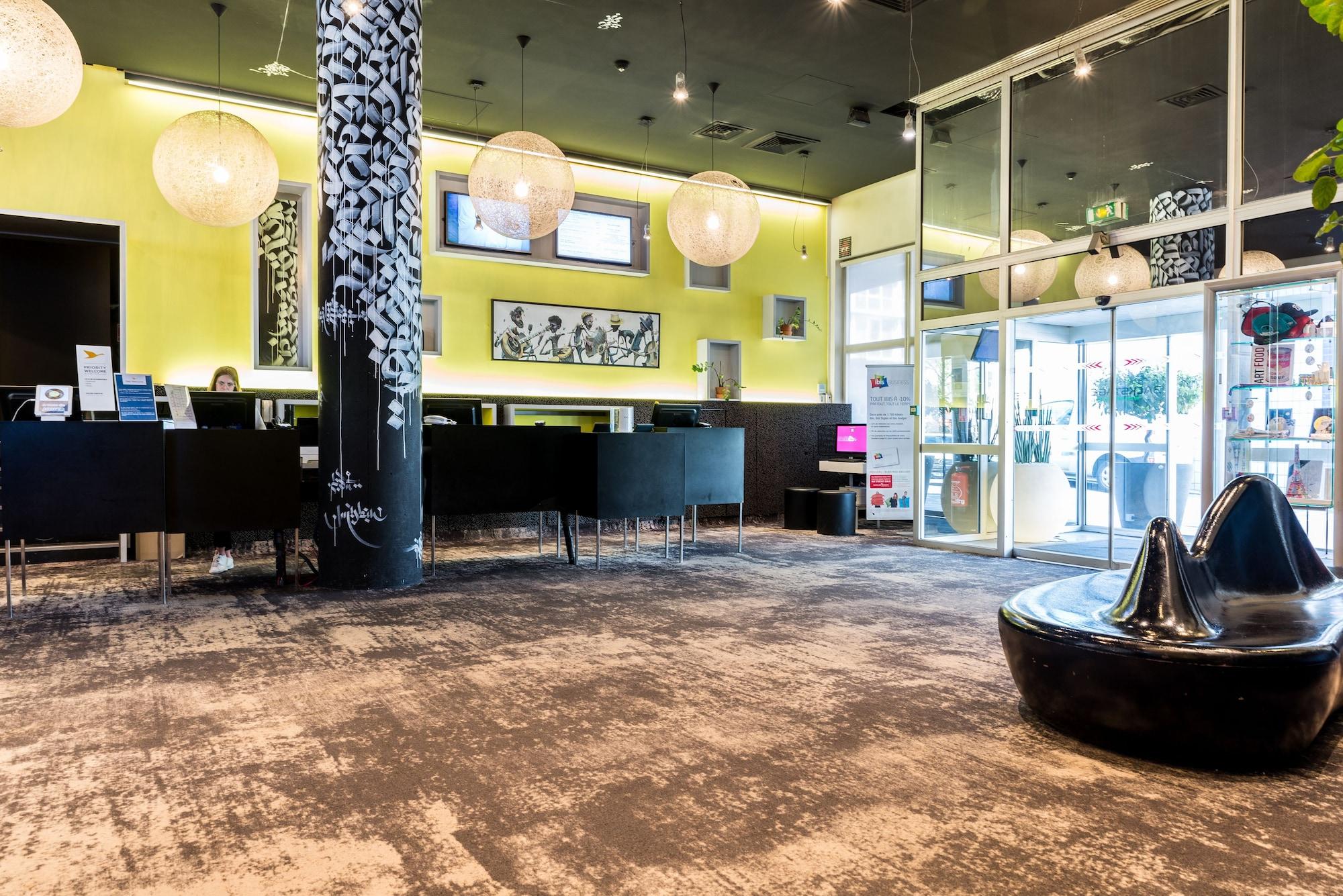 Vista Lobby ibis Styles Paris Bercy