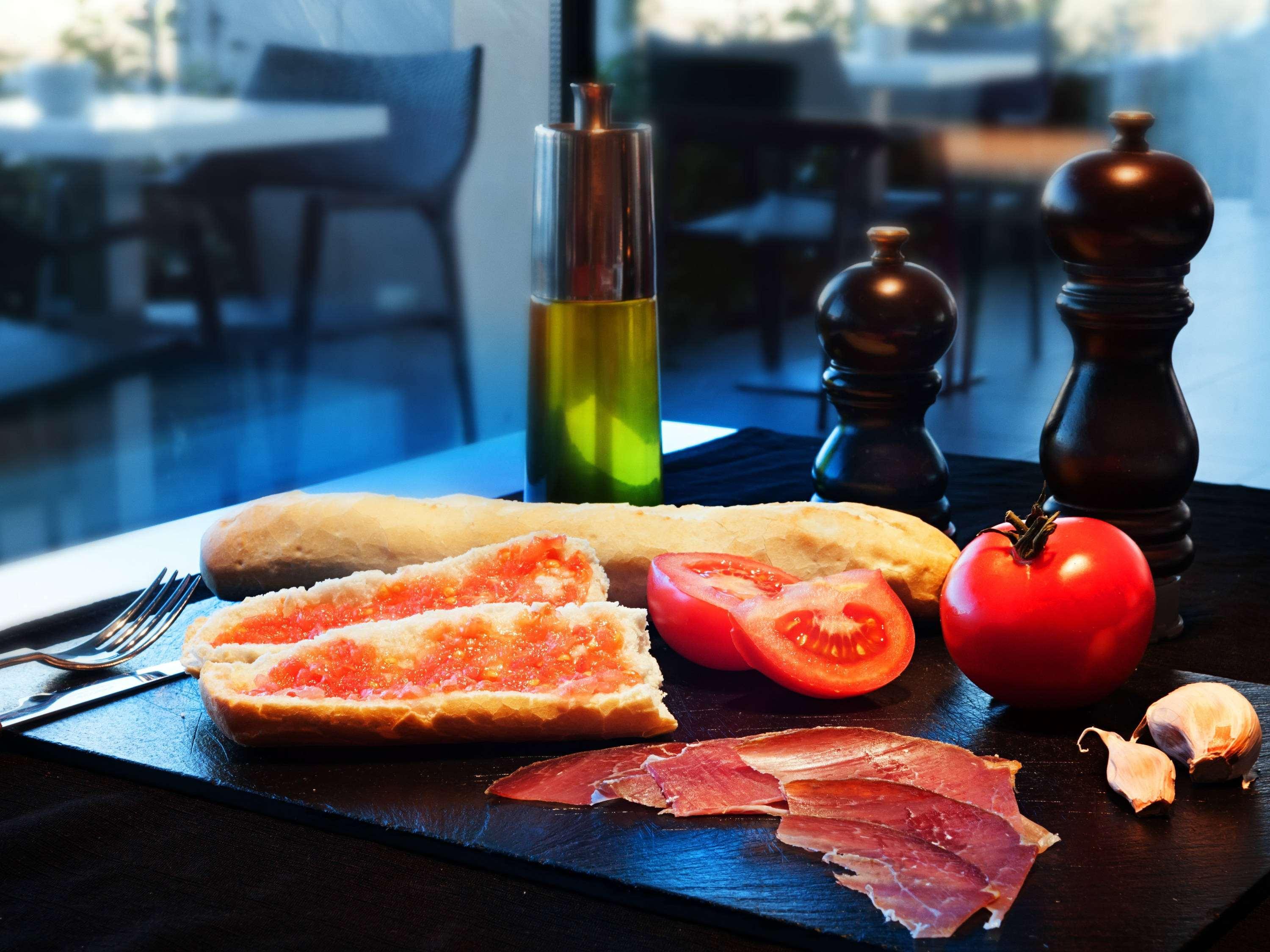 Bar/Salón ibis Lleida