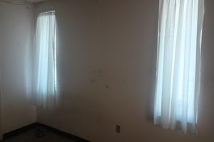 Alquiler Vacacional - Empty to rent . Few amenities. Good & cheap, must bring your bed and stuff.