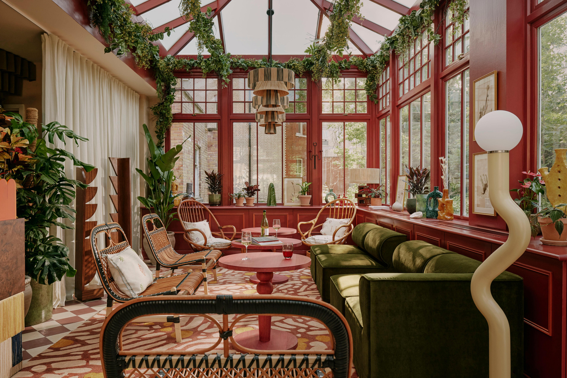 Vista Exterior Ember Locke Kensington