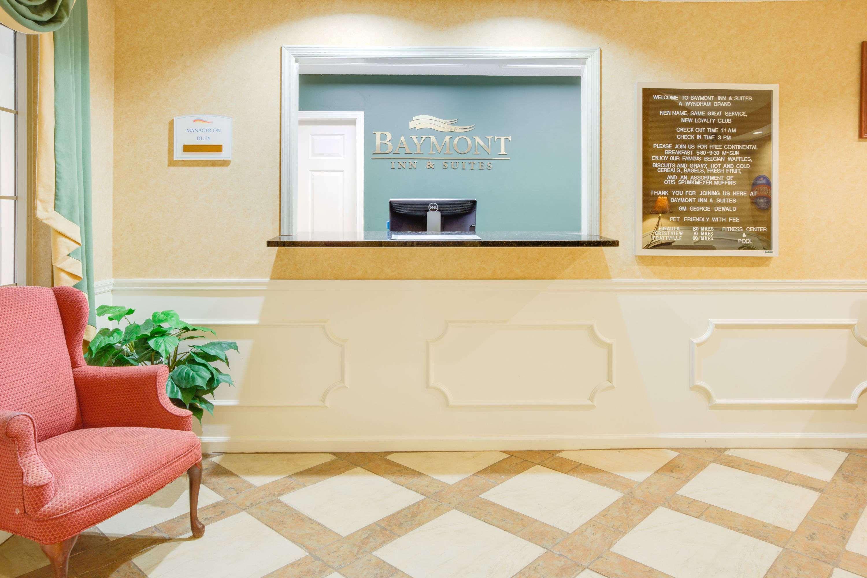 Vista Lobby Baymont by Wyndham Ozark